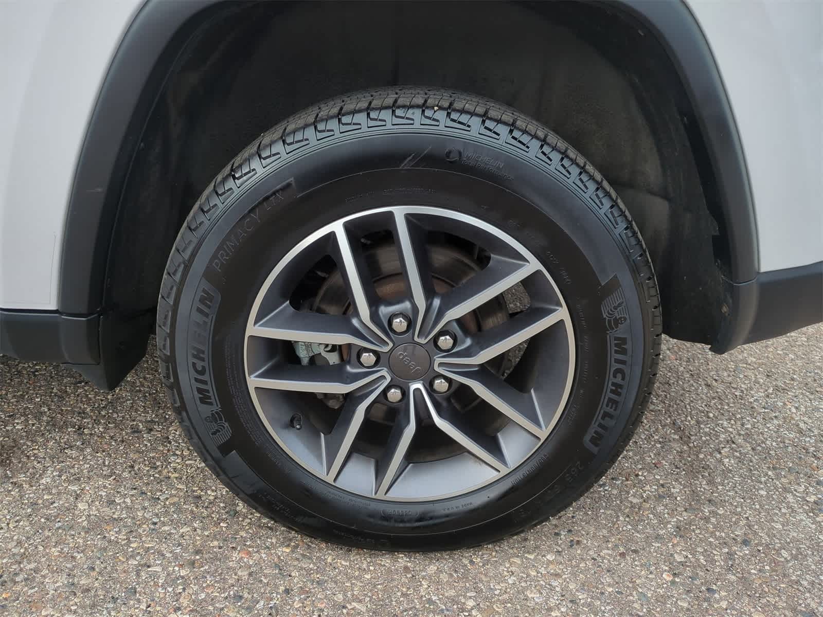 Thumbnail: 2021 Jeep Grand Cherokee - 14