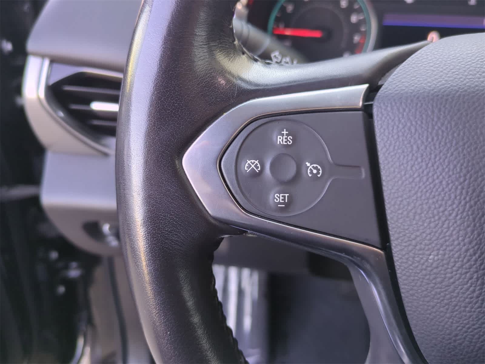 Thumbnail: 2020 Chevrolet Traverse - 23