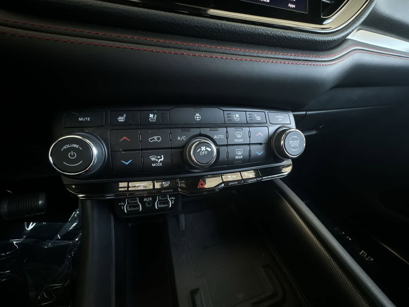 Thumbnail: 2023 Dodge Durango - 18