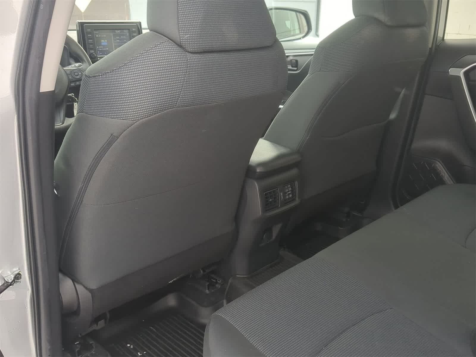 Thumbnail: 2022 Toyota RAV4 - 25