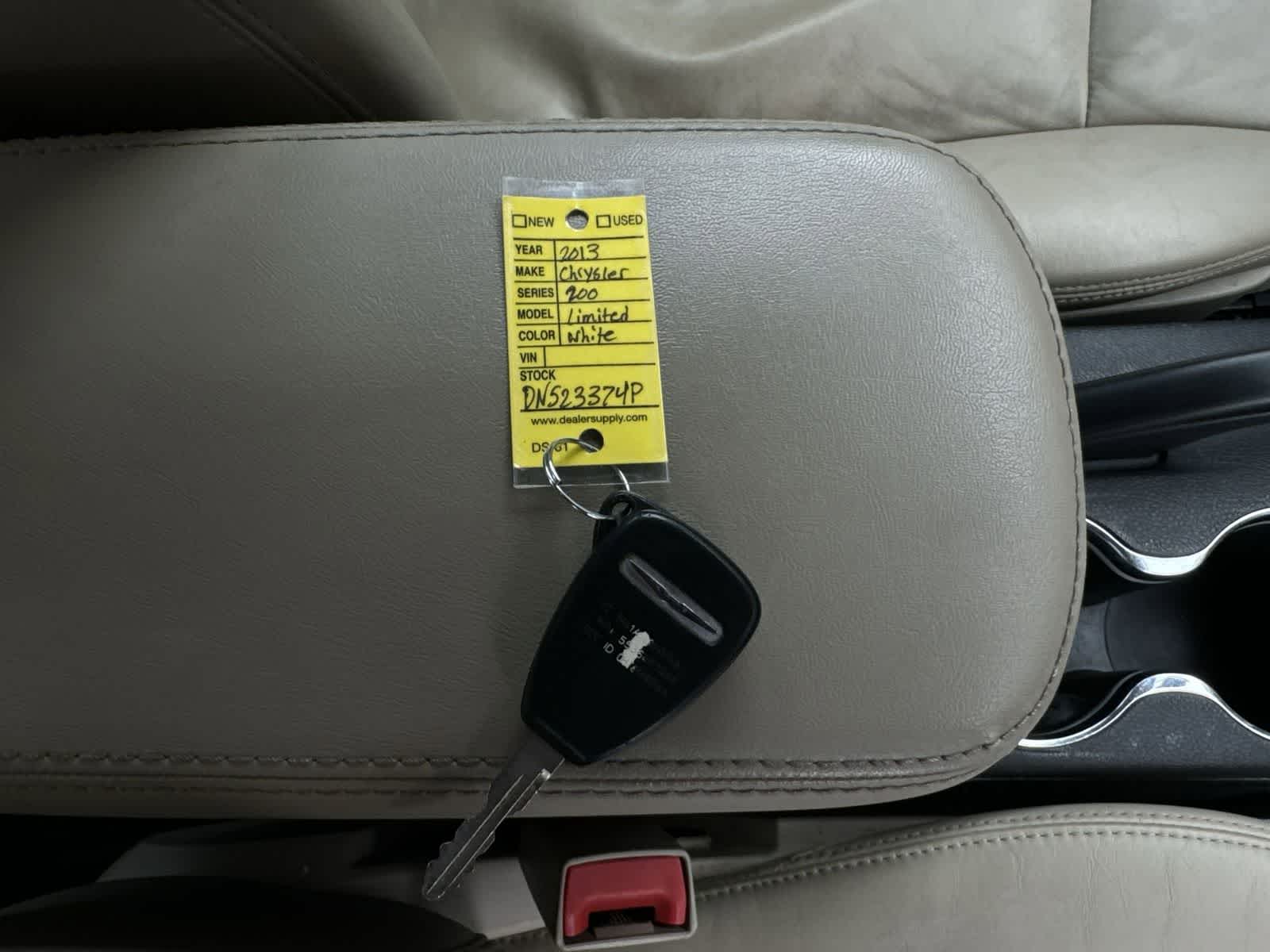 Thumbnail: 2013 Chrysler 200 - 33