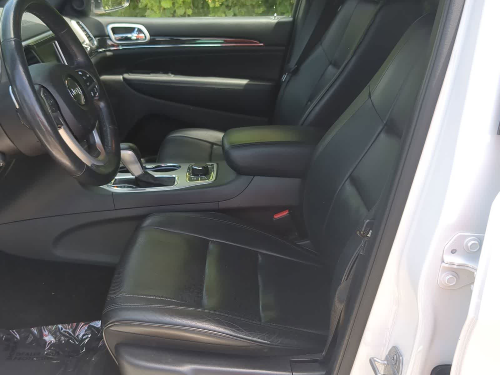 Thumbnail: 2016 Jeep Grand Cherokee - 16
