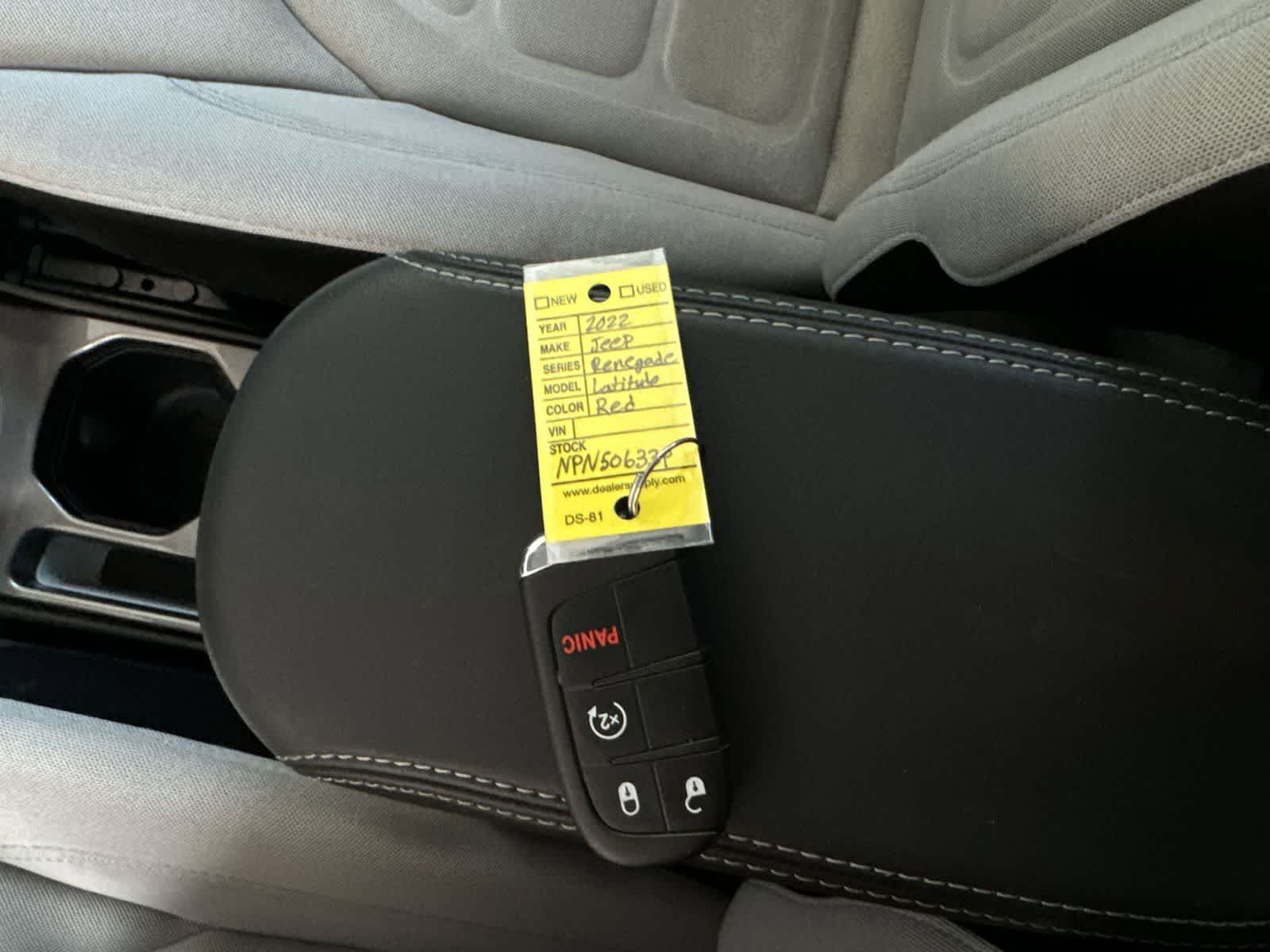 Thumbnail: 2022 Jeep Renegade - 30