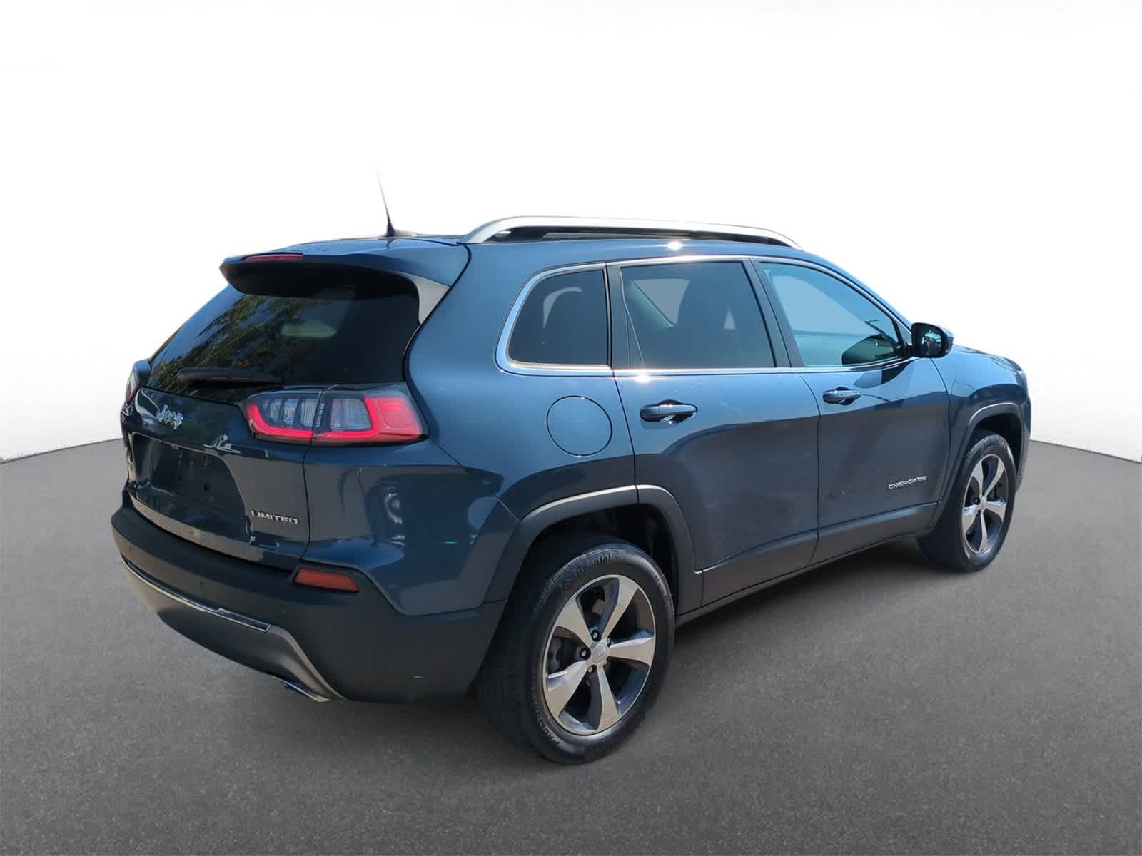 Thumbnail: 2019 Jeep Cherokee - 8