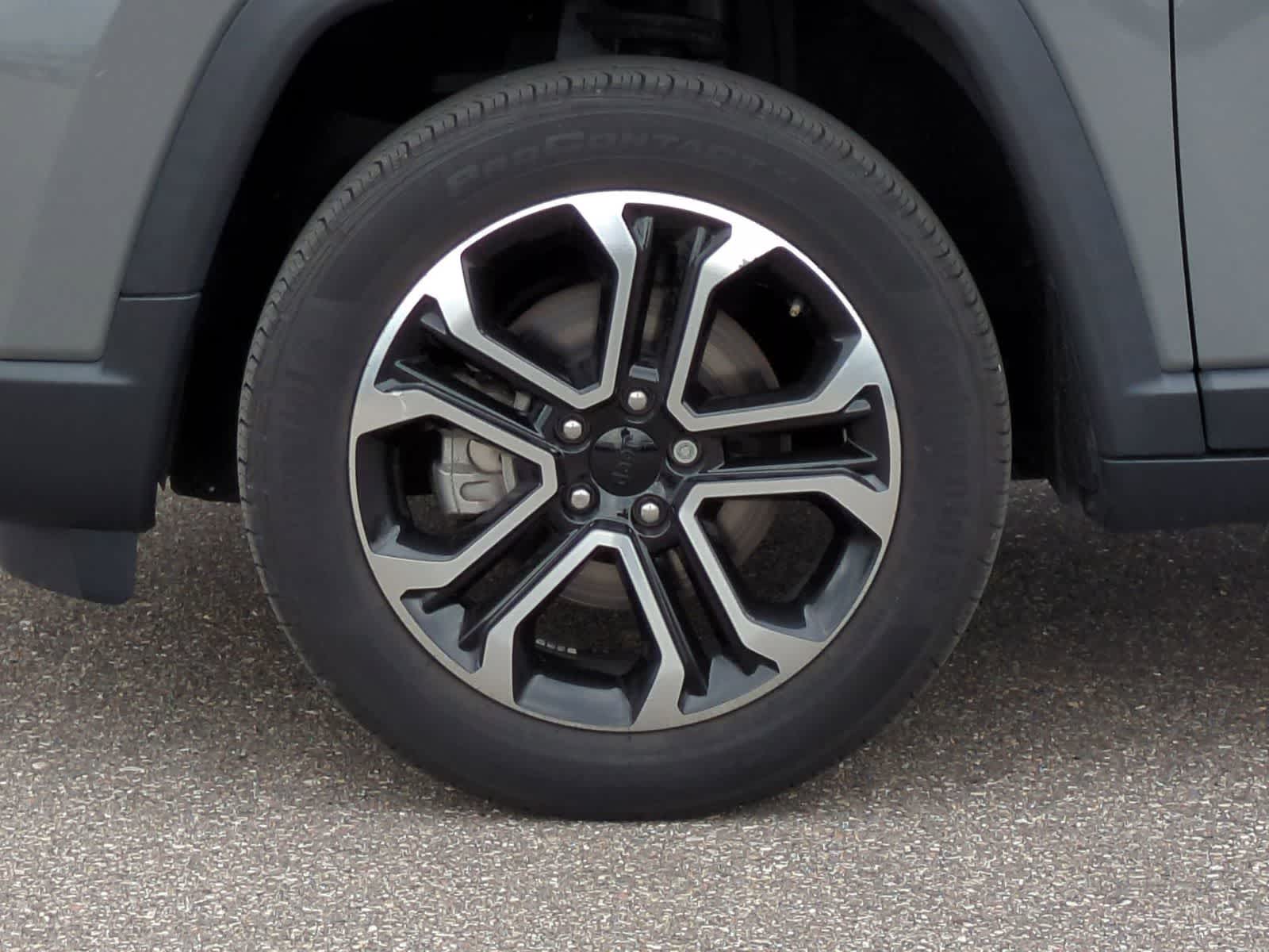 Thumbnail: 2022 Jeep Compass - 14