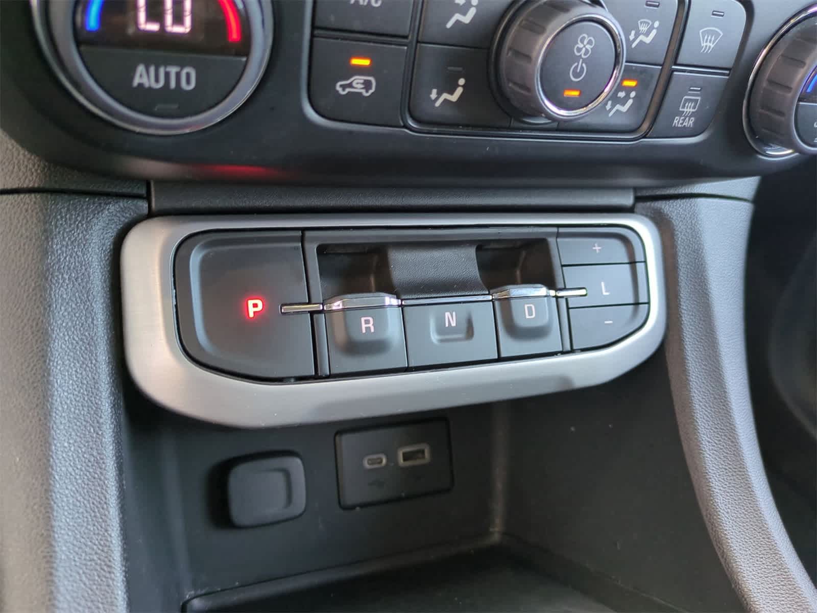 Thumbnail: 2023 GMC Acadia - 31