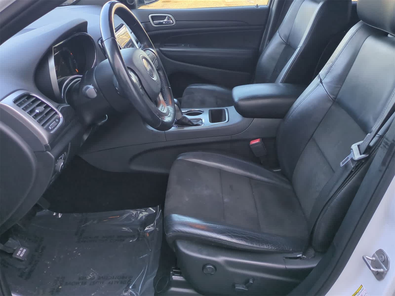 Thumbnail: 2020 Jeep Grand Cherokee - 16