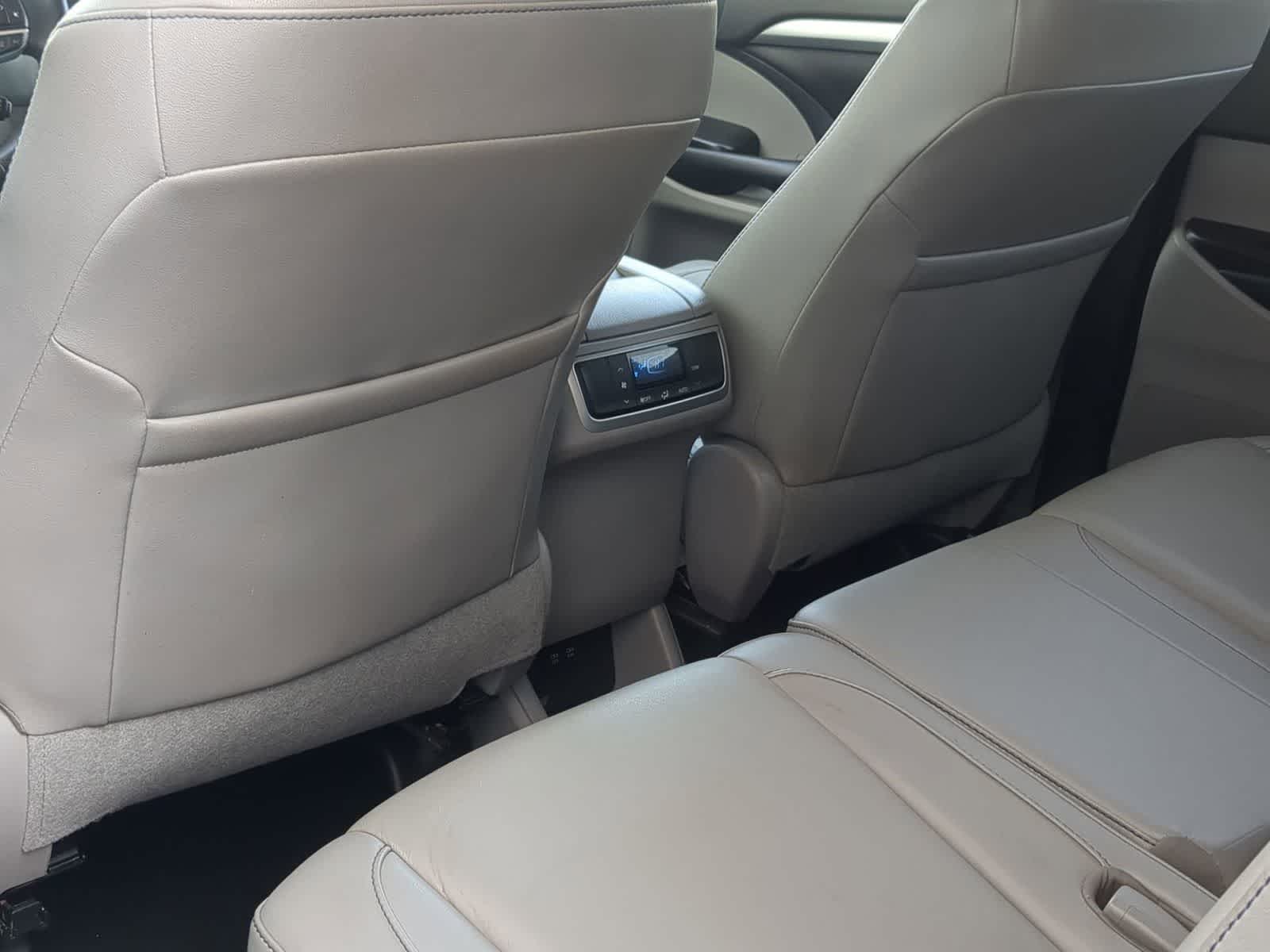 Thumbnail: 2019 Toyota Highlander - 18