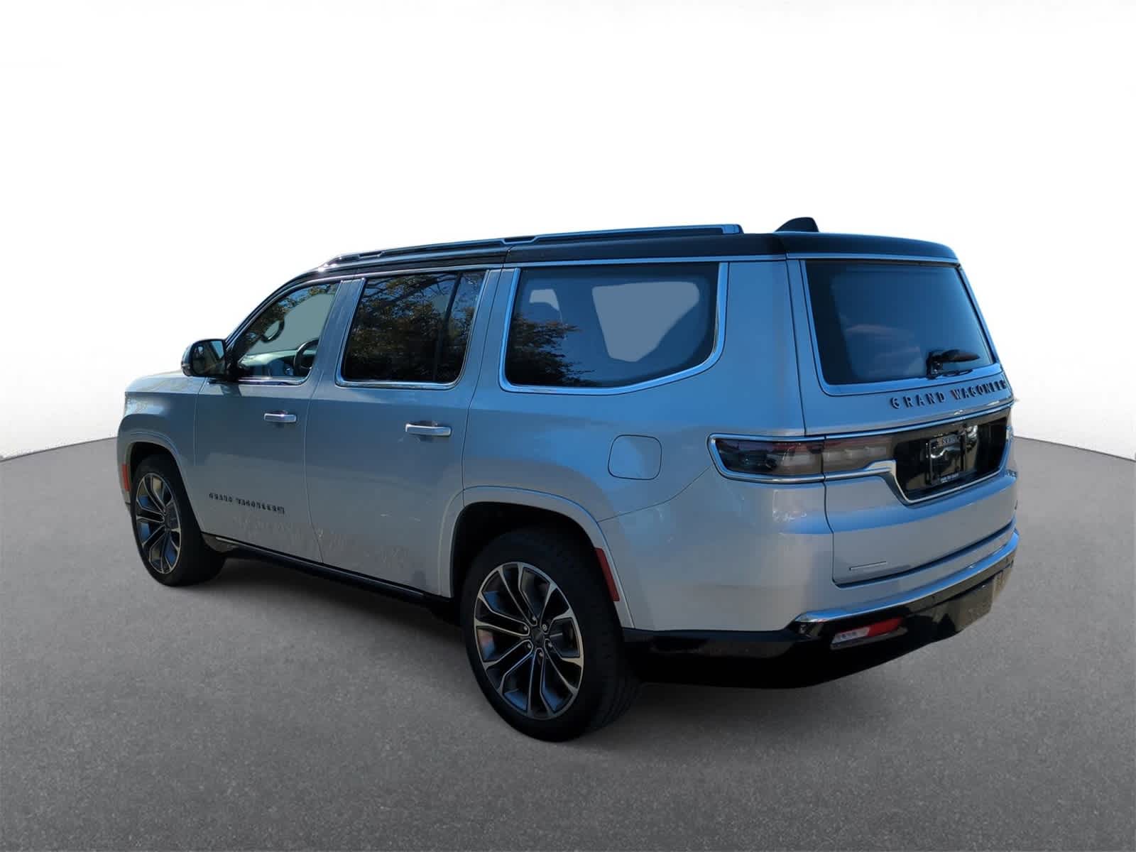 Thumbnail: 2022 Jeep Grand Wagoneer - 6