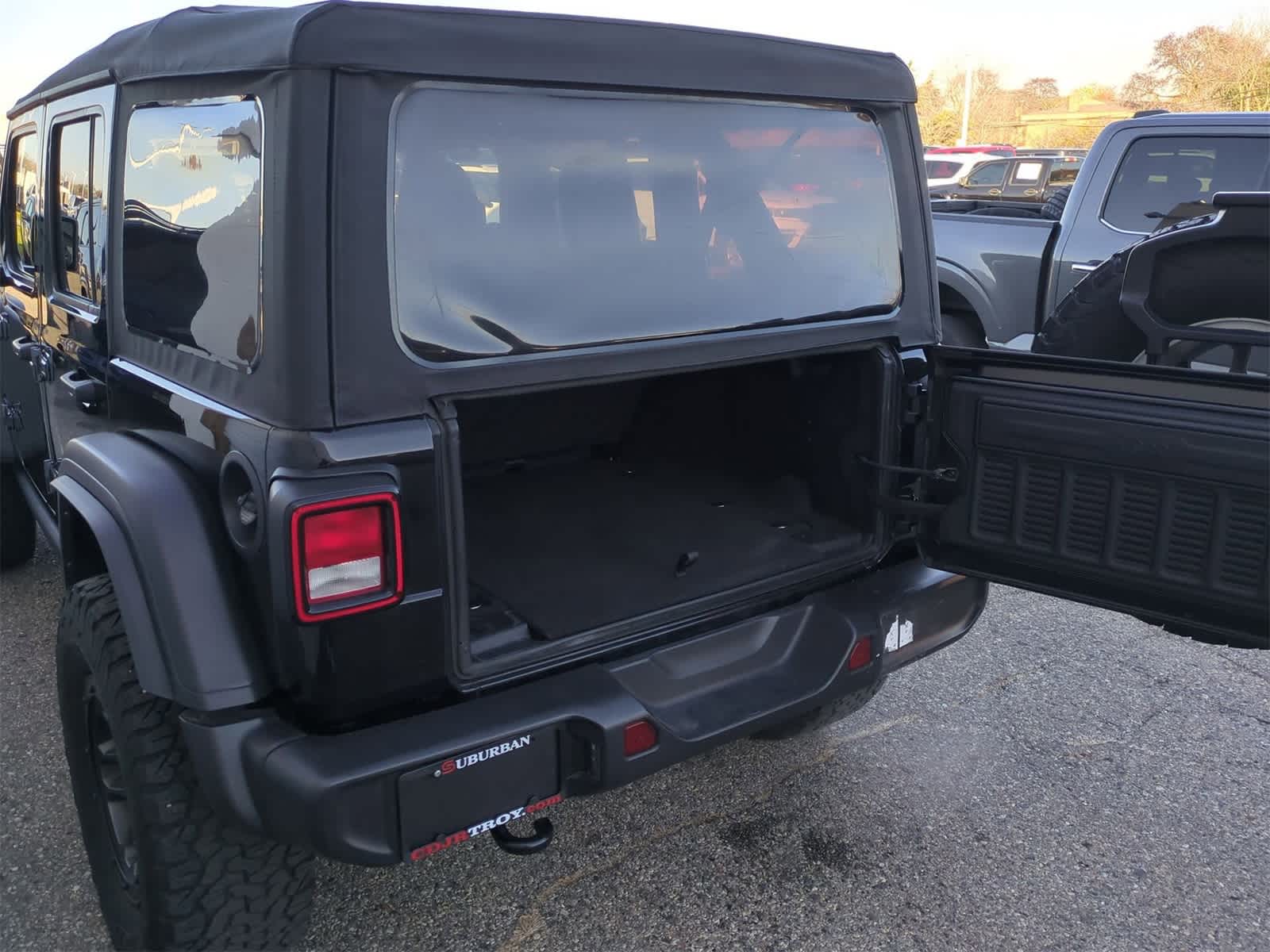 Thumbnail: 2023 Jeep Wrangler - 33