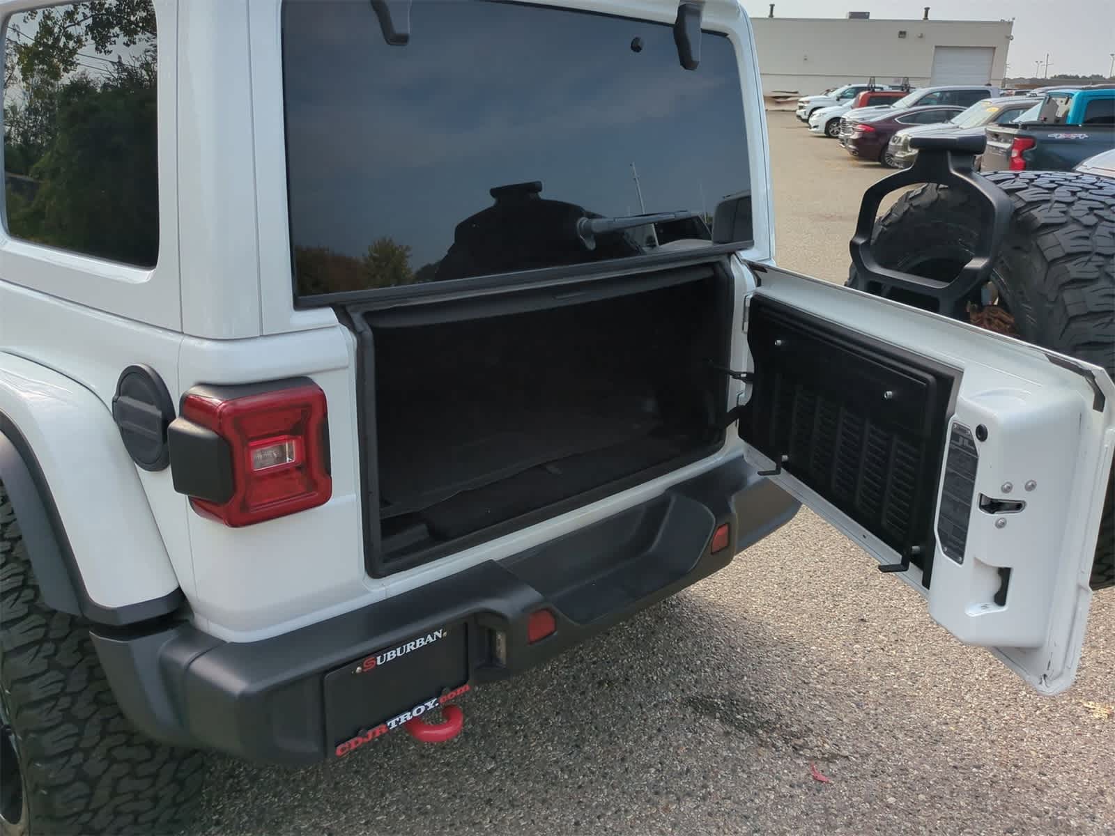 Thumbnail: 2018 Jeep Wrangler - 33