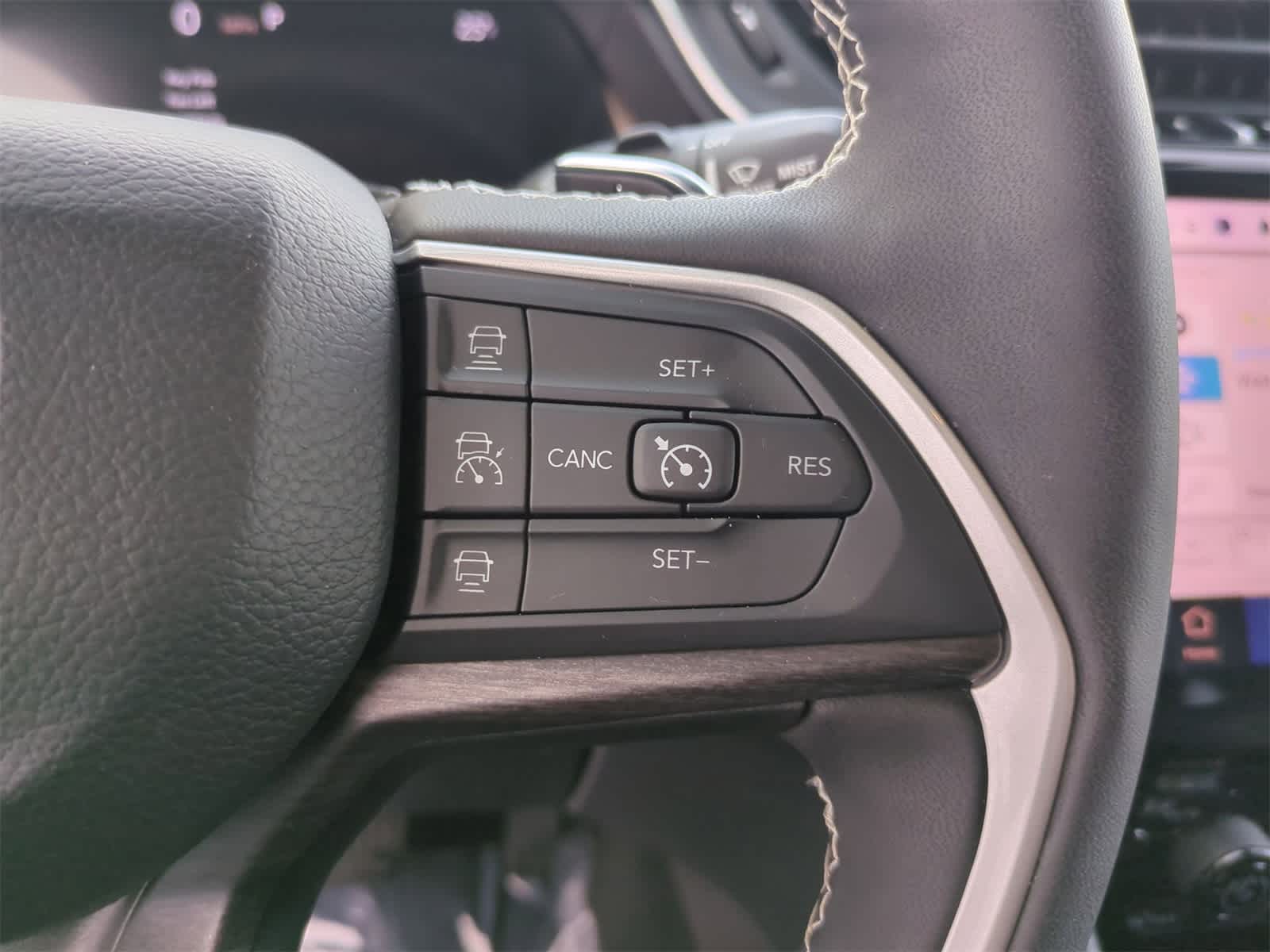 Thumbnail: 2023 Jeep Grand Cherokee - 24