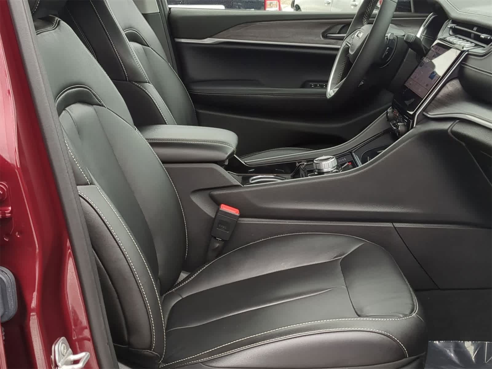 Thumbnail: 2023 Jeep Grand Cherokee - 28