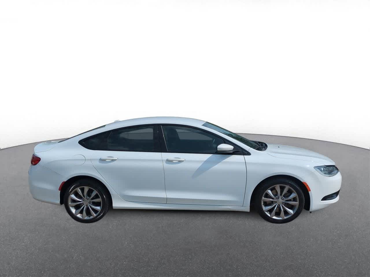 Thumbnail: 2016 Chrysler 200 - 9