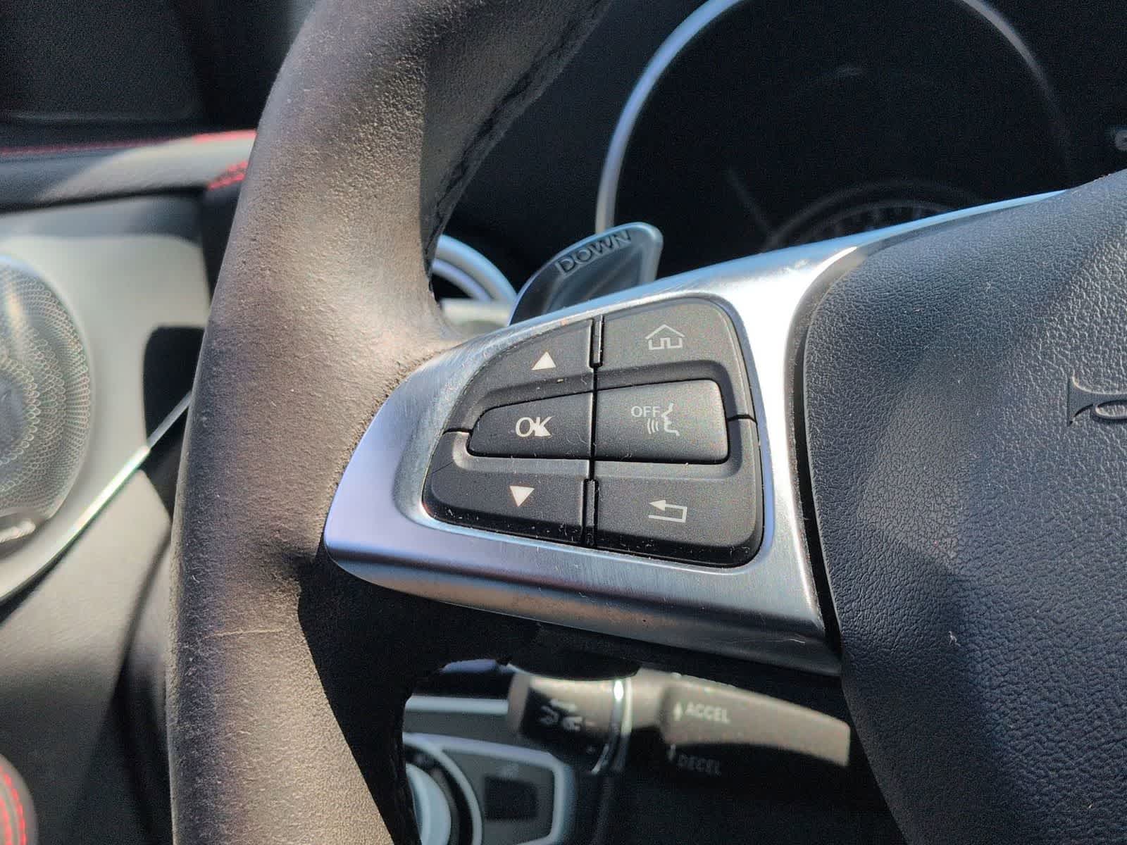 Thumbnail: 2016 Mercedes-Benz C-Class - 24