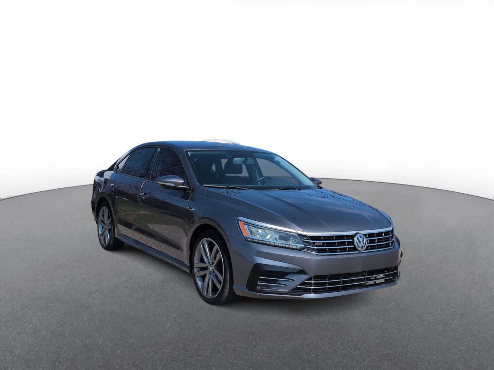 Thumbnail: 2018 Volkswagen Passat - 2