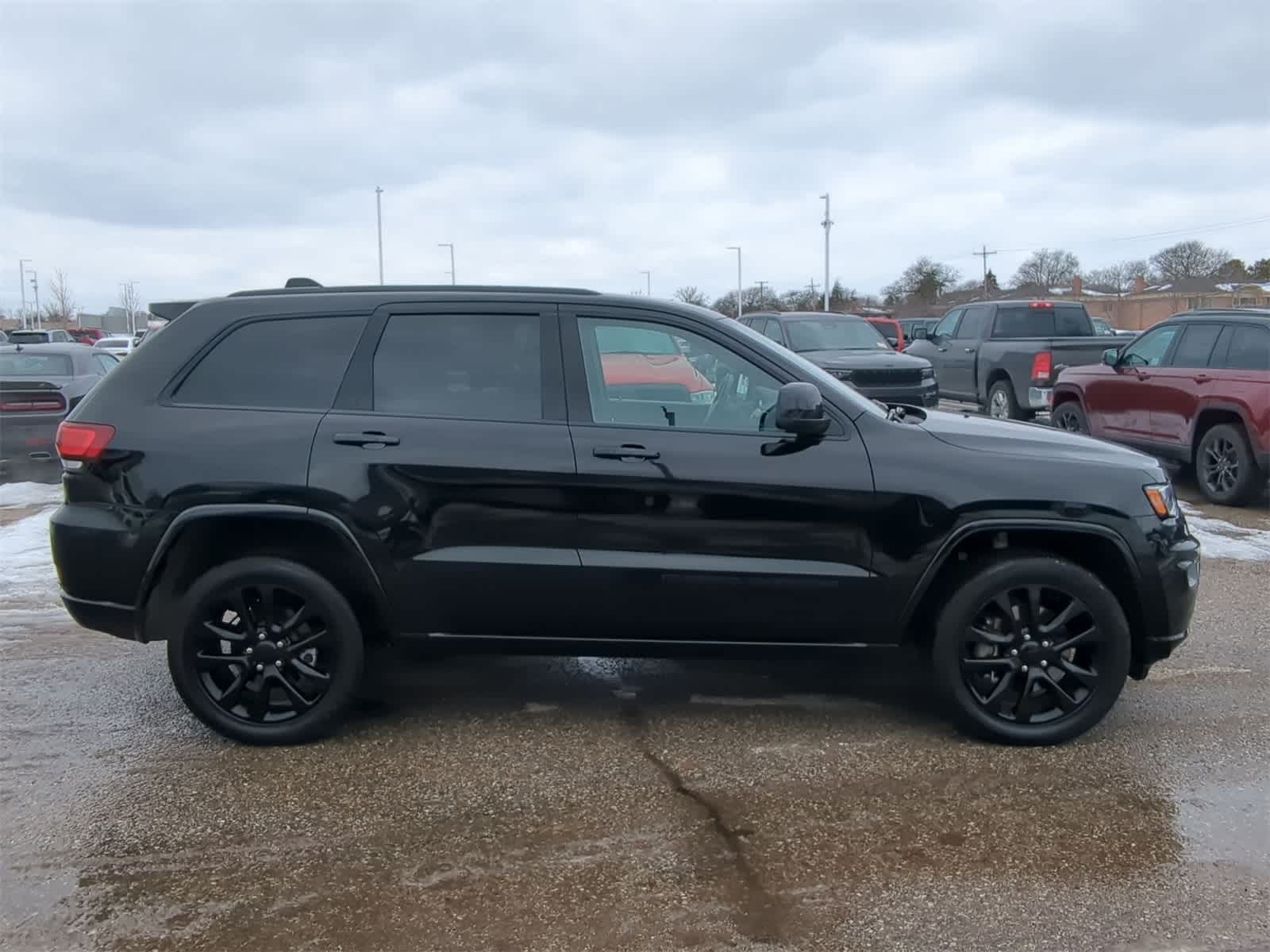 Thumbnail: 2022 Jeep Grand Cherokee - 15