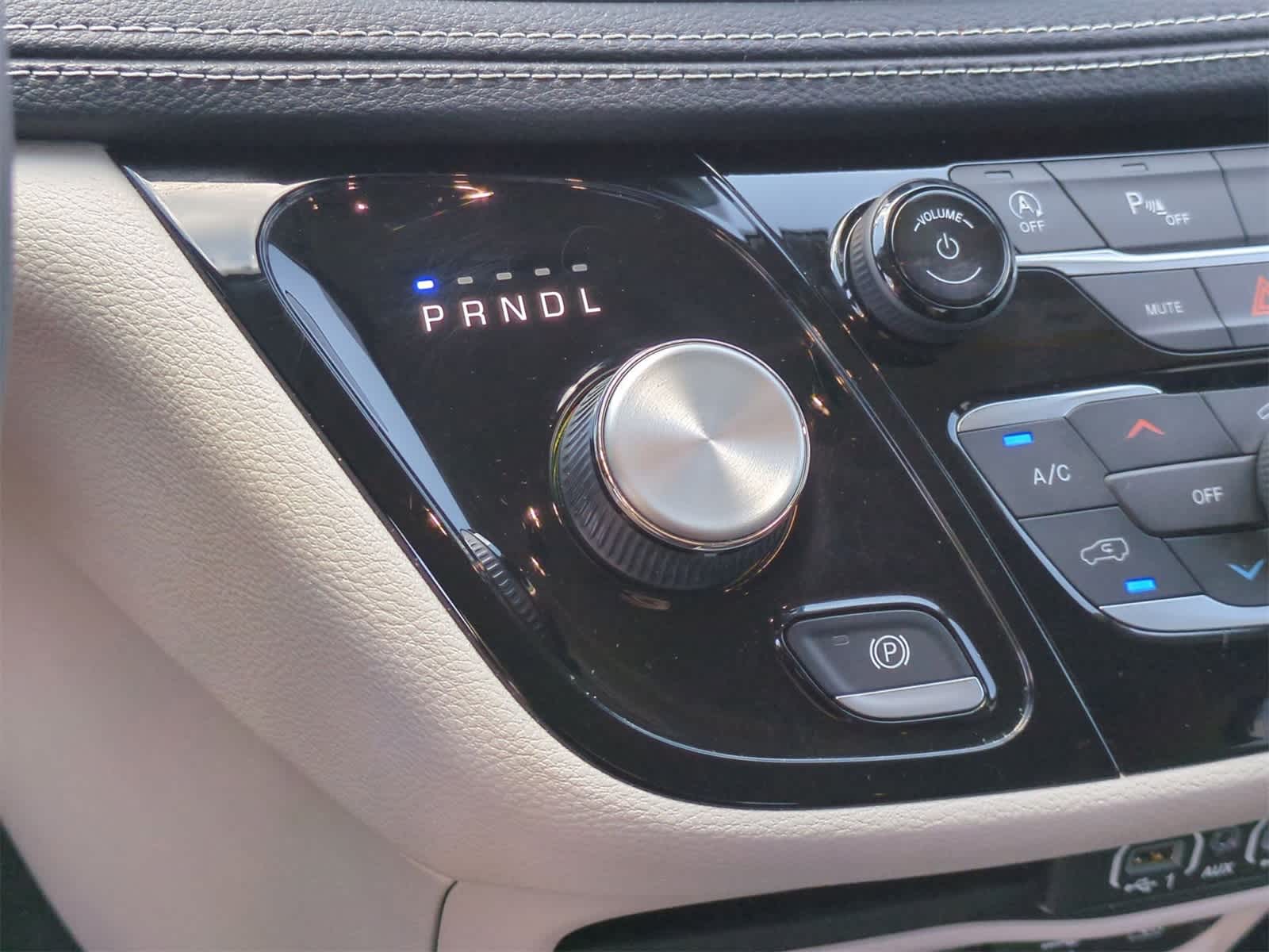 2022 Chrysler Pacifica Touring L 27