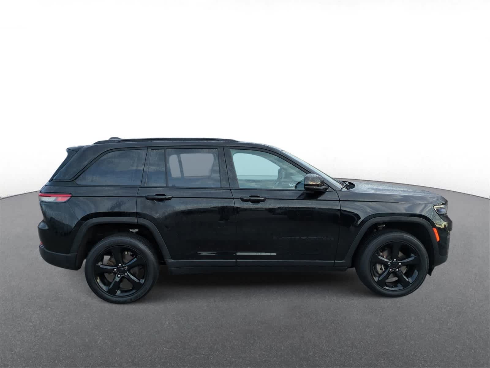 Thumbnail: 2023 Jeep Grand Cherokee - 9