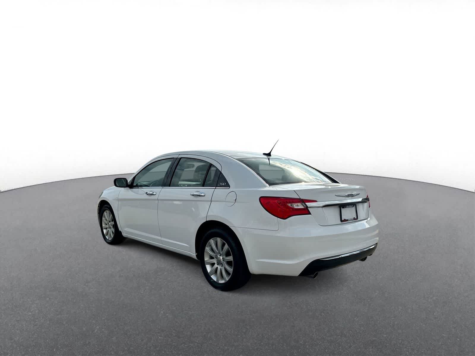Thumbnail: 2013 Chrysler 200 - 6