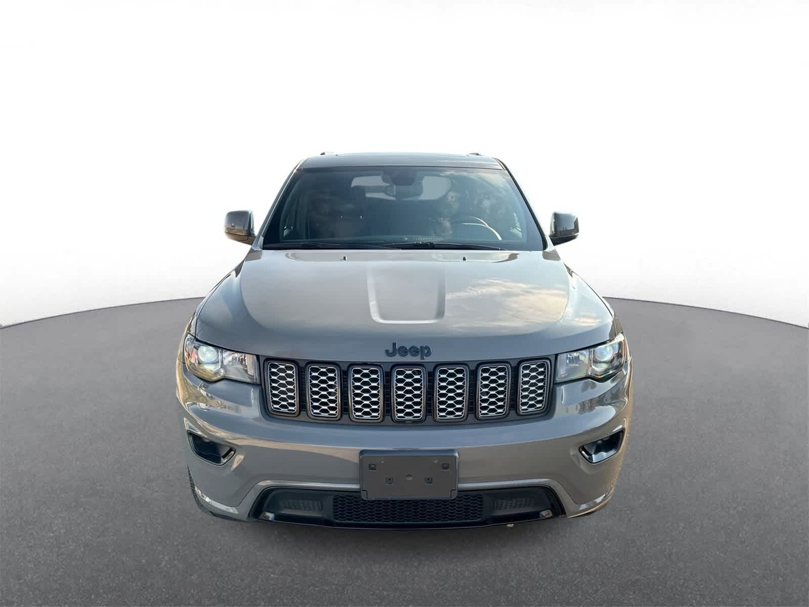 Thumbnail: 2022 Jeep Grand Cherokee - 3