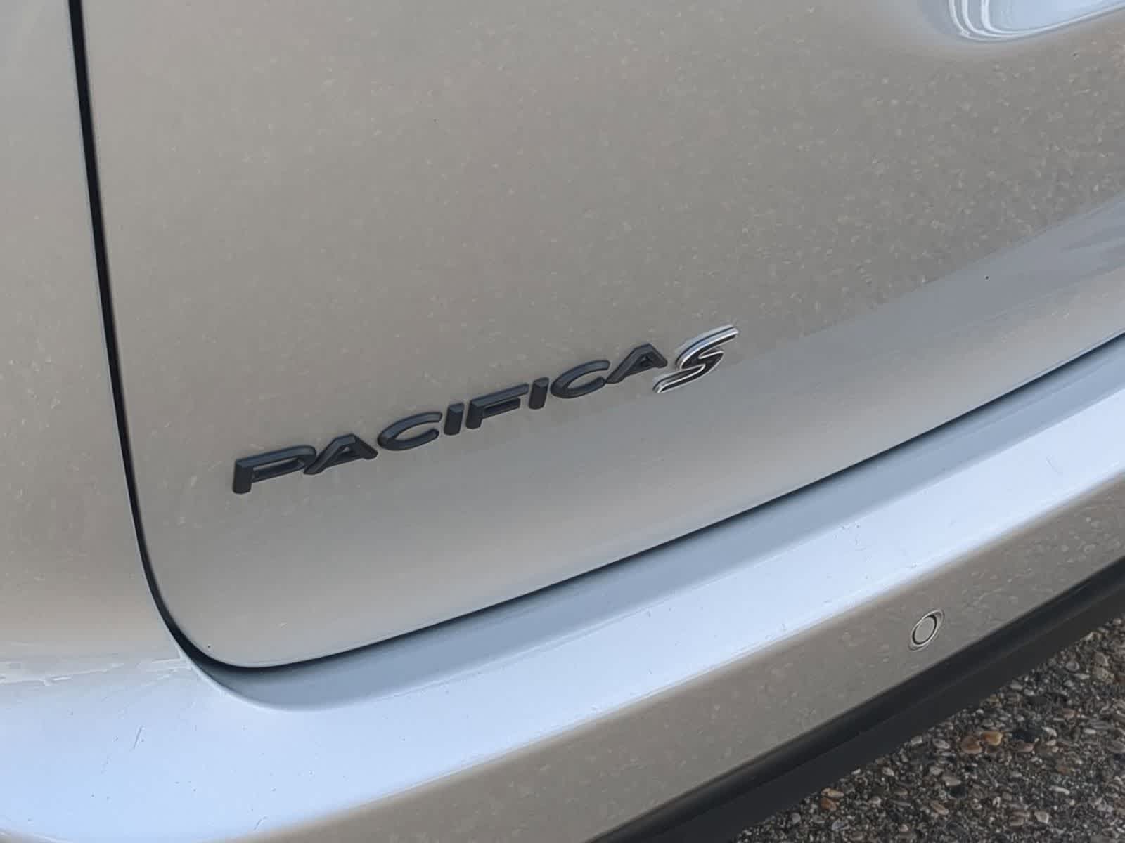 Thumbnail: 2024 Chrysler Pacifica - 13