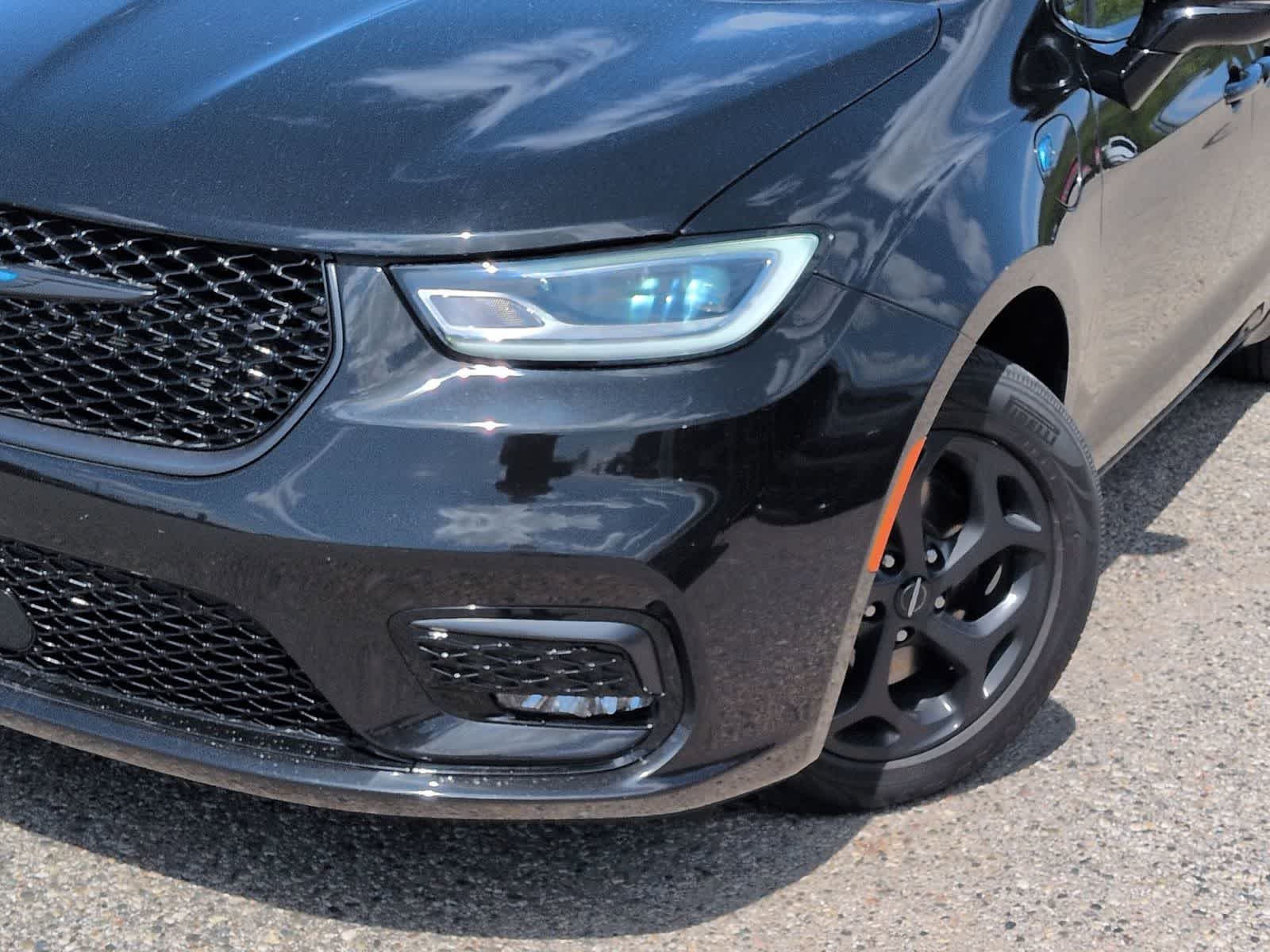 Thumbnail: 2021 Chrysler Pacifica - 11