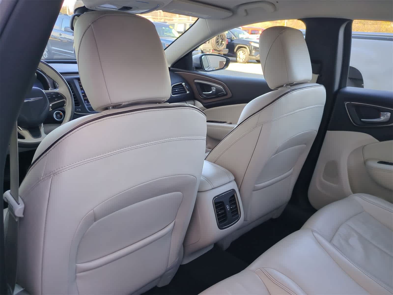 Thumbnail: 2015 Chrysler 200 - 18