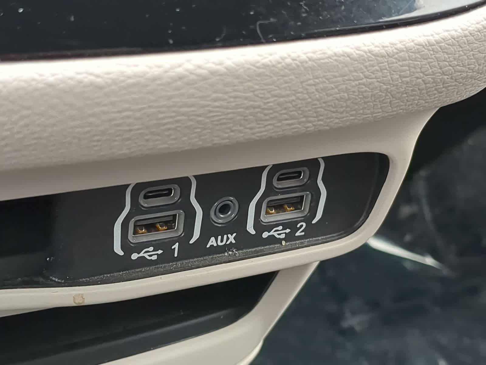 Thumbnail: 2023 Chrysler Pacifica - 29