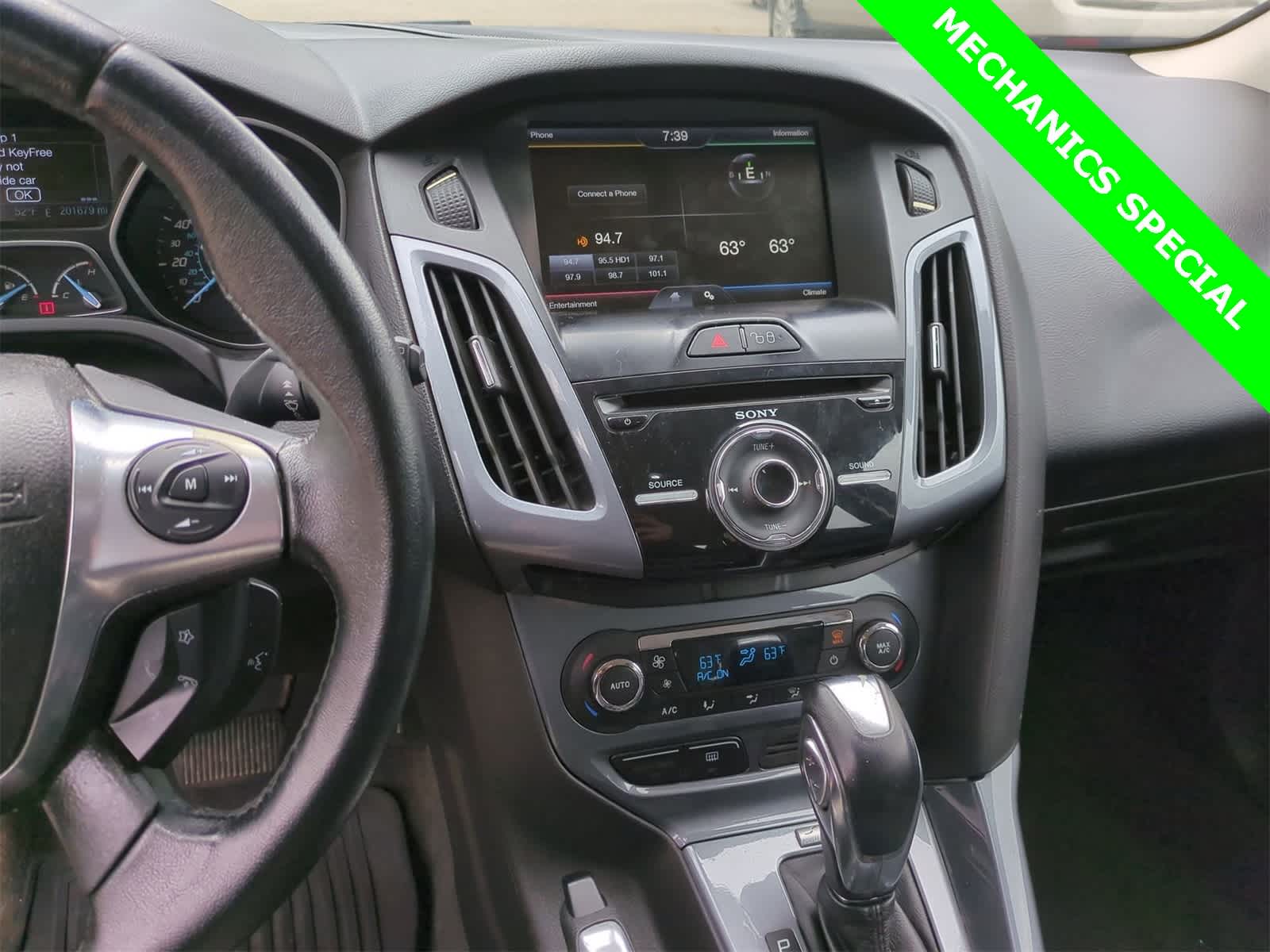 Thumbnail: 2012 Ford Focus - 25