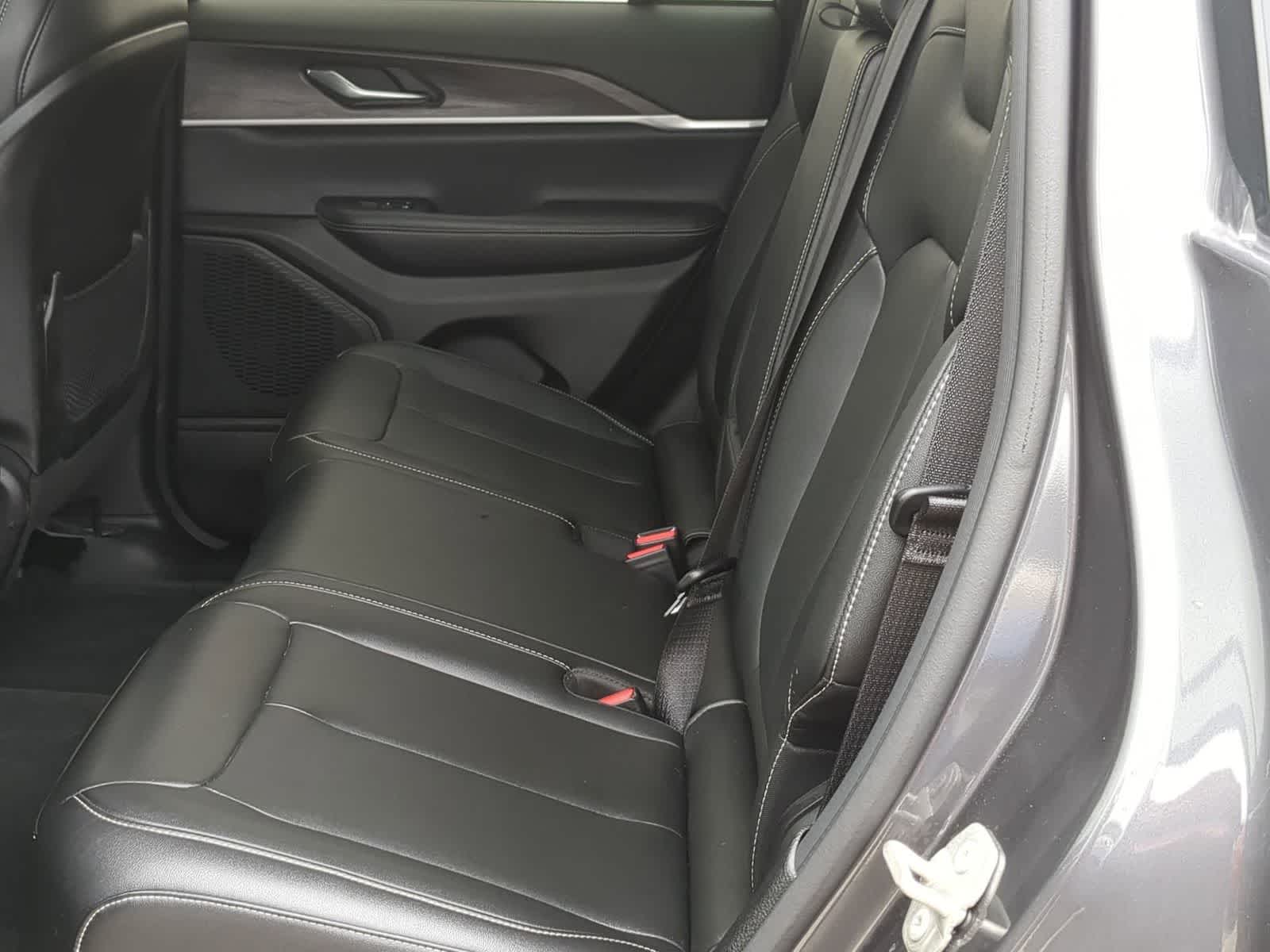 Thumbnail: 2023 Jeep Grand Cherokee - 19