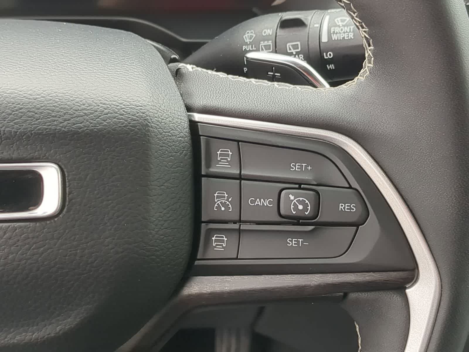 Thumbnail: 2023 Jeep Grand Cherokee - 24