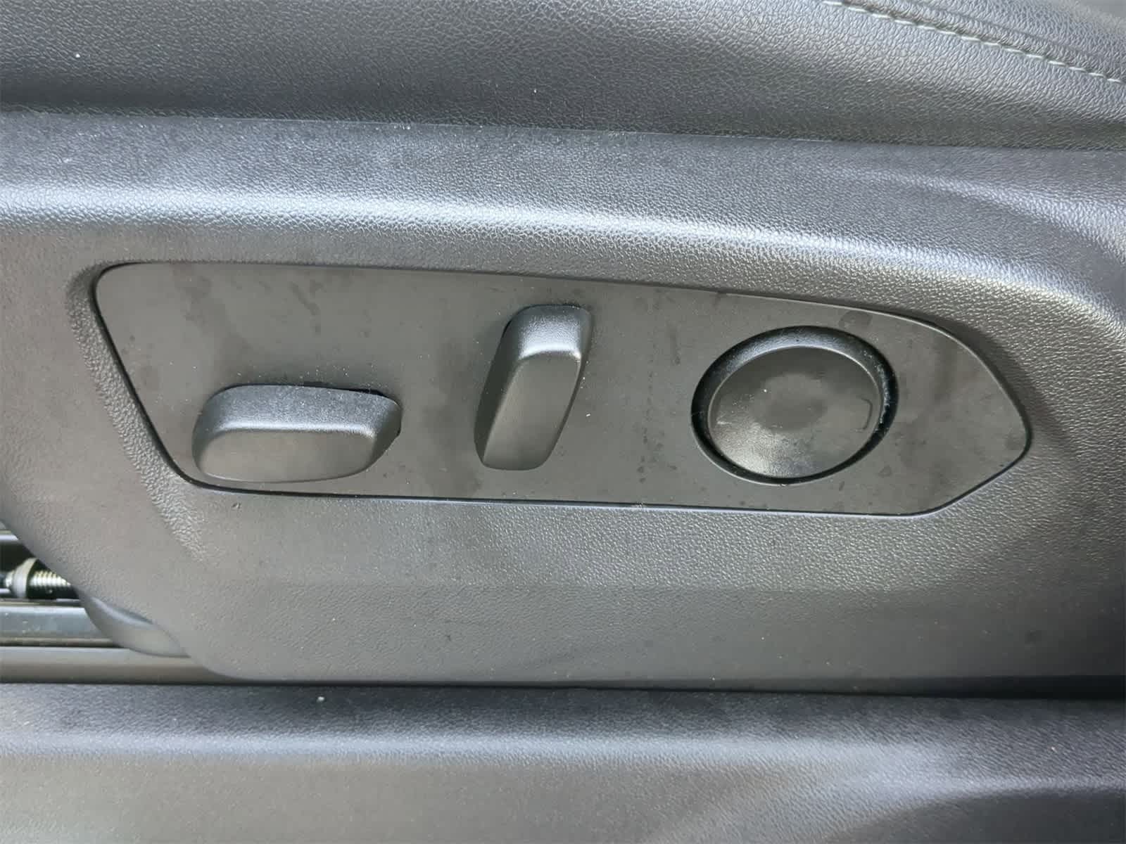 Thumbnail: 2023 Chevrolet Silverado 1500 - 17