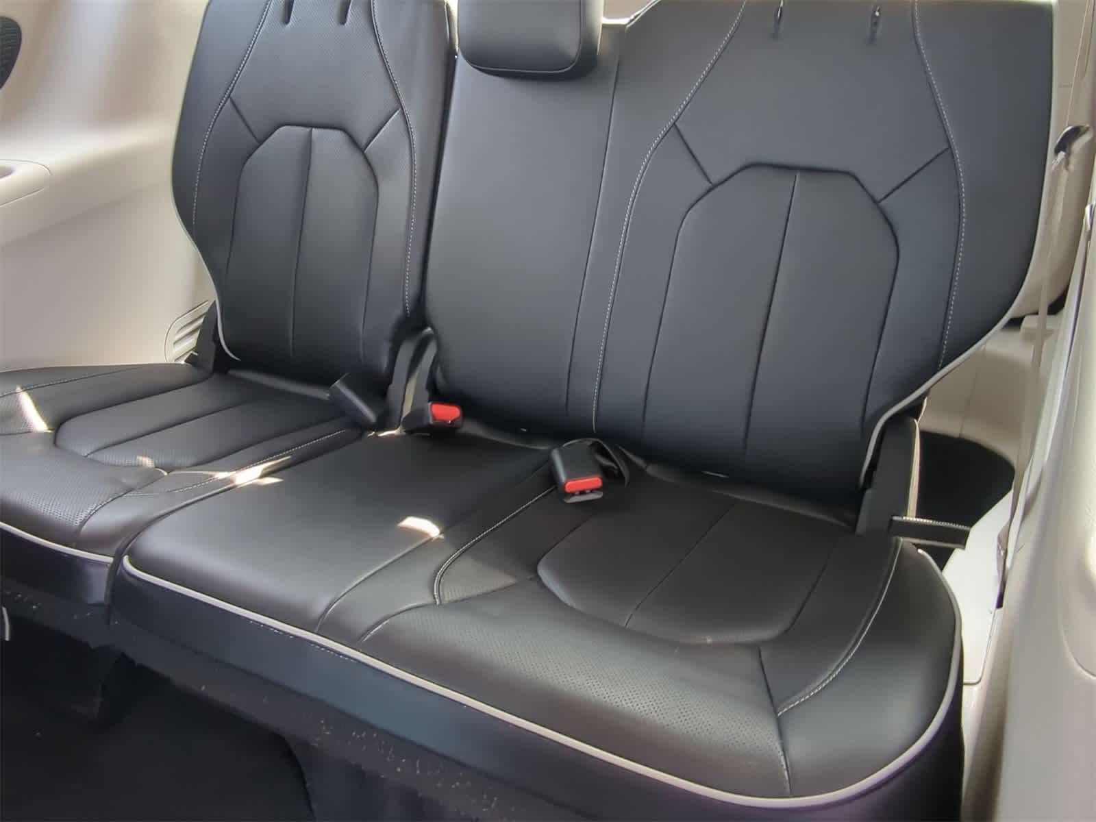 Thumbnail: 2023 Chrysler Pacifica - 28