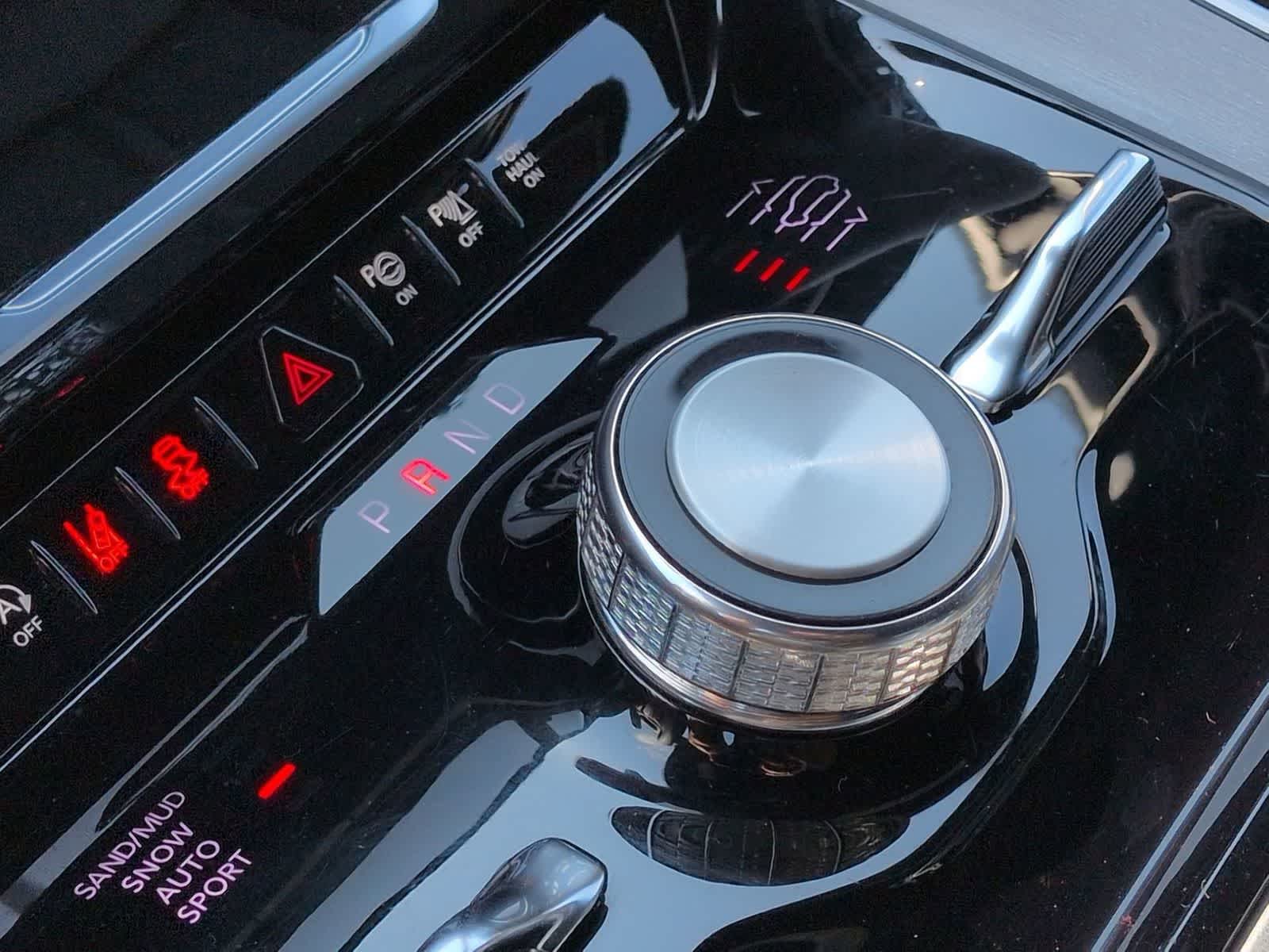 Thumbnail: 2024 Jeep Wagoneer - 34