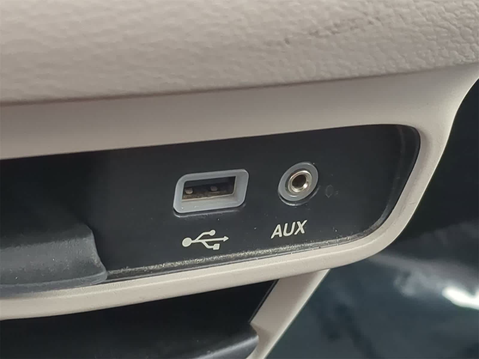 Thumbnail: 2017 Chrysler Pacifica - 38