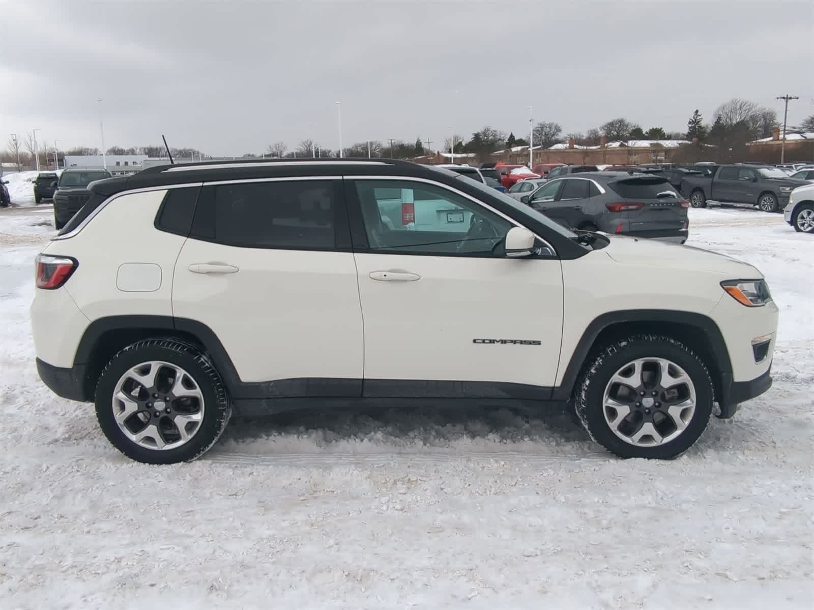 Thumbnail: 2020 Jeep Compass - 15