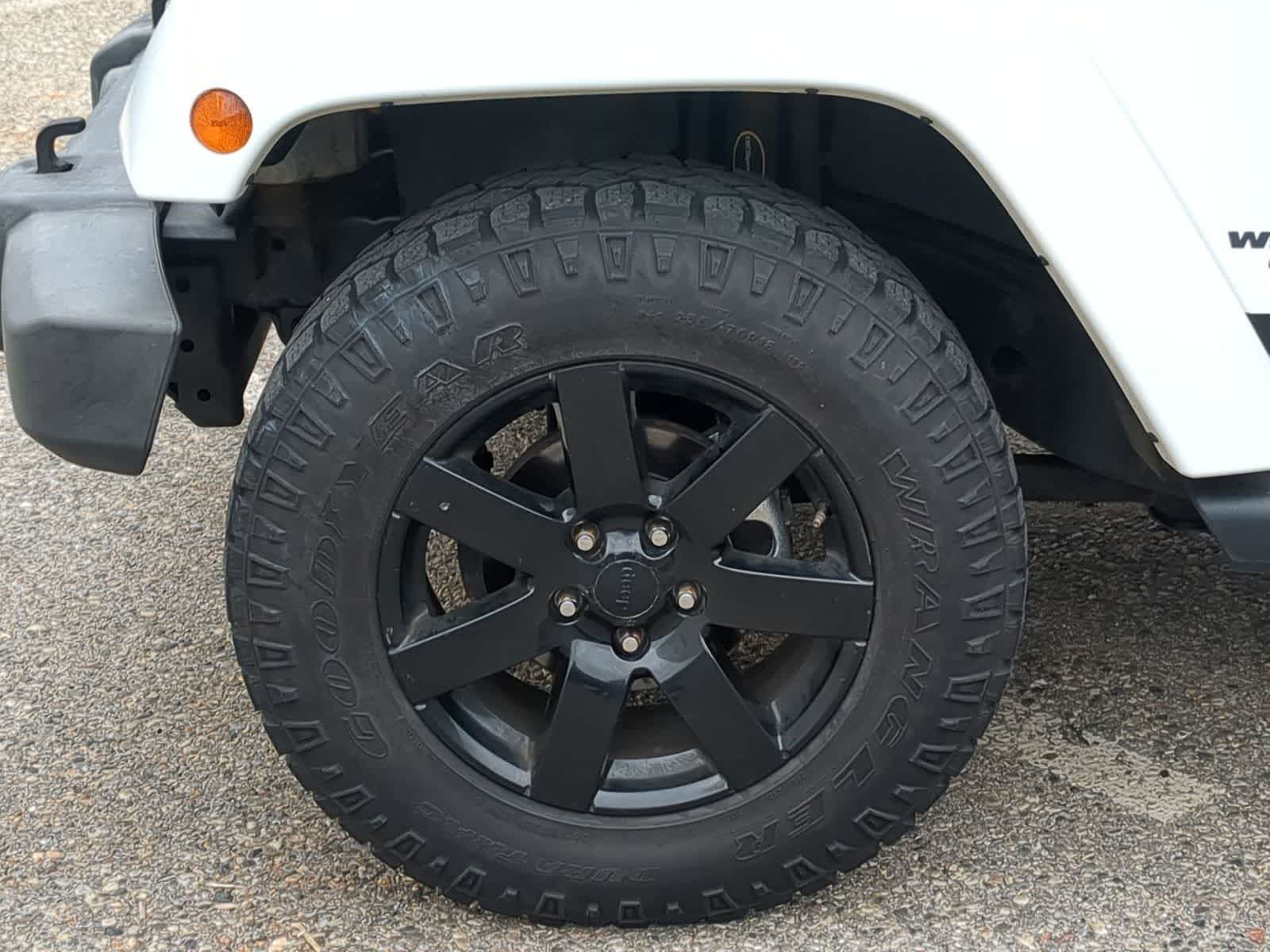 Thumbnail: 2014 Jeep Wrangler - 13