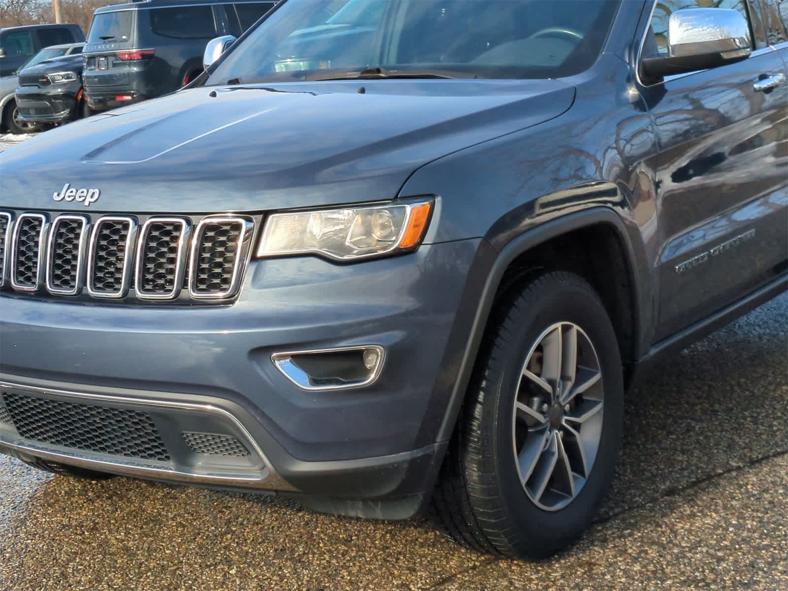 Thumbnail: 2019 Jeep Grand Cherokee - 11