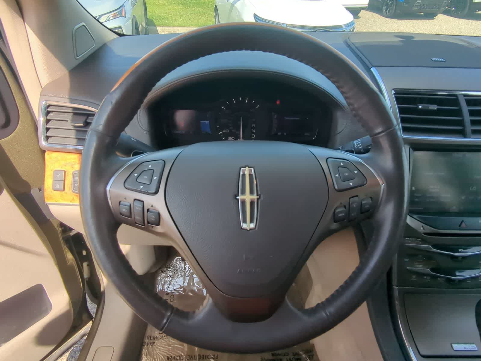 Thumbnail: 2013 Lincoln MKX - 22