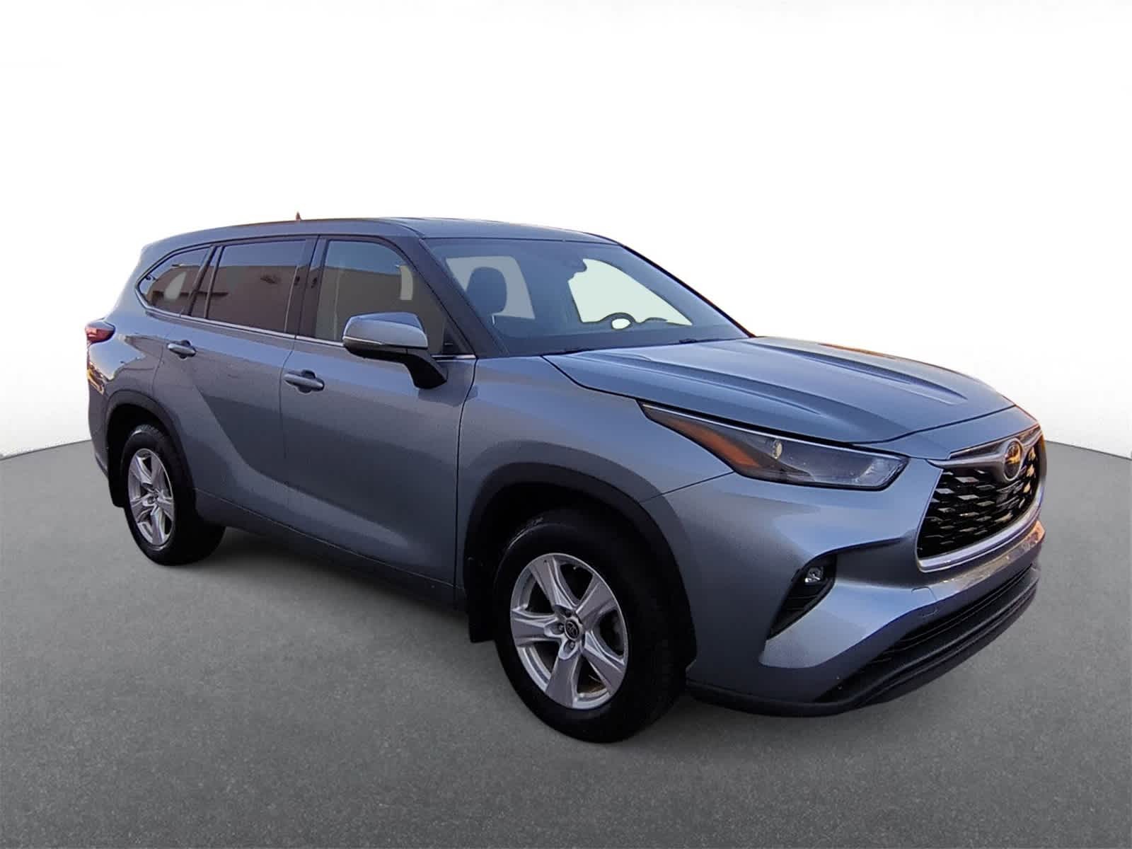 Thumbnail: 2022 Toyota Highlander - 2