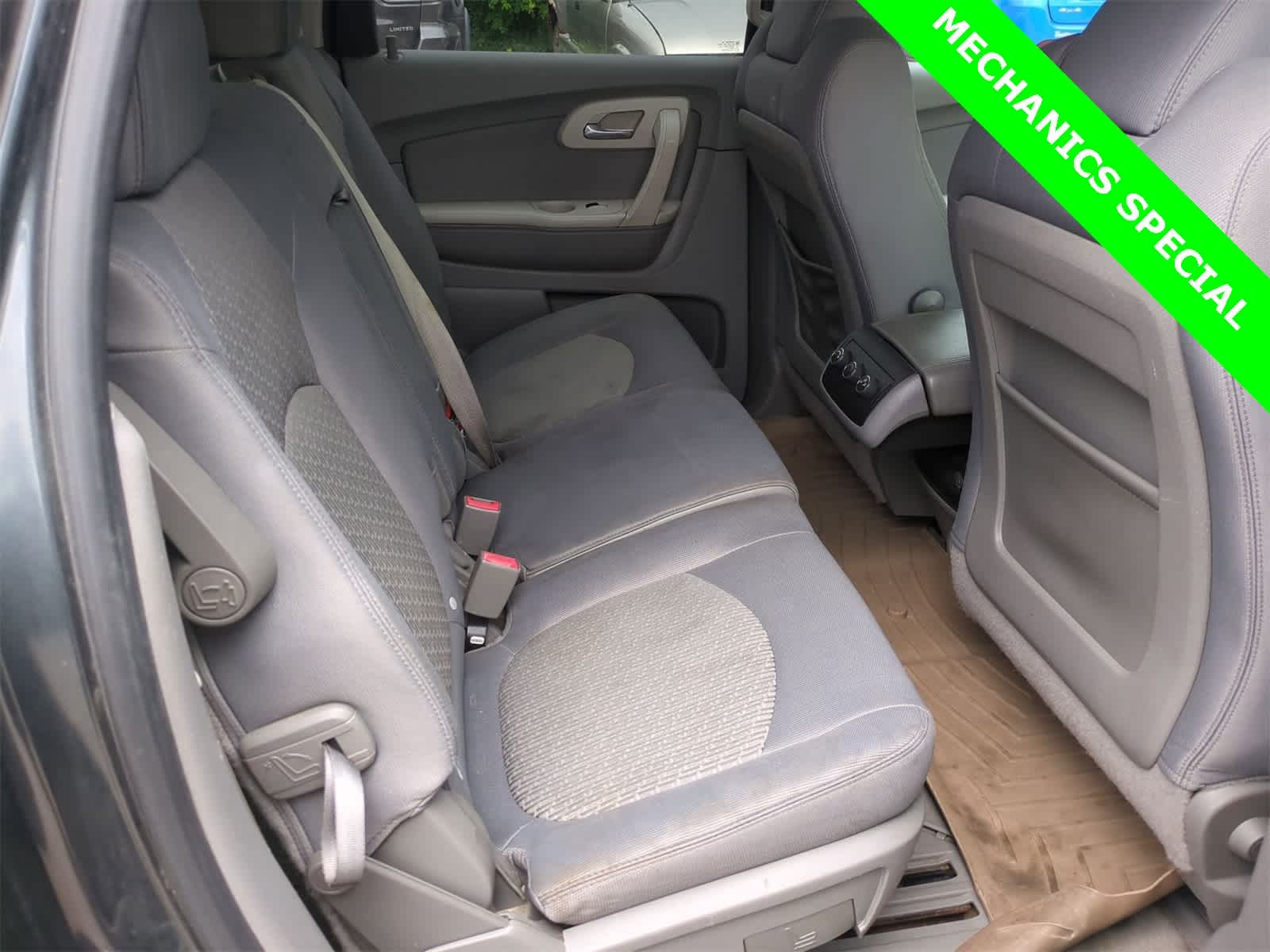 Thumbnail: 2011 Chevrolet Traverse - 18
