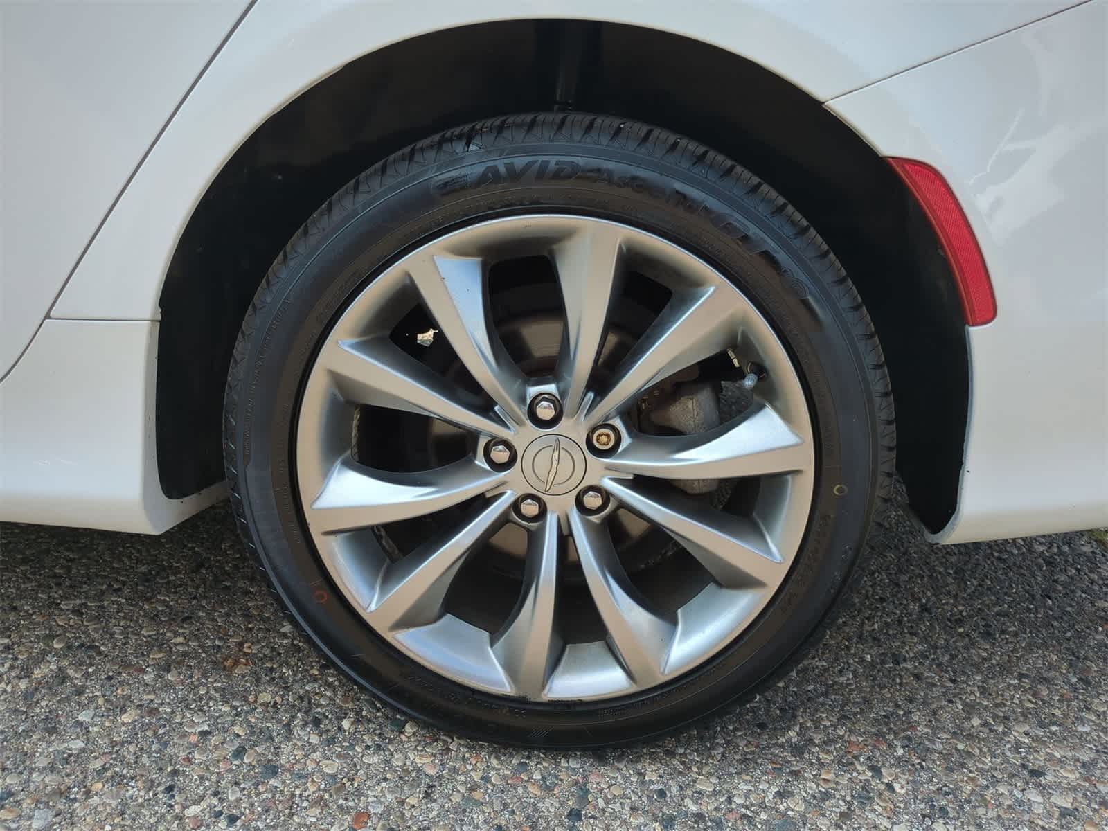 Thumbnail: 2016 Chrysler 200 - 13