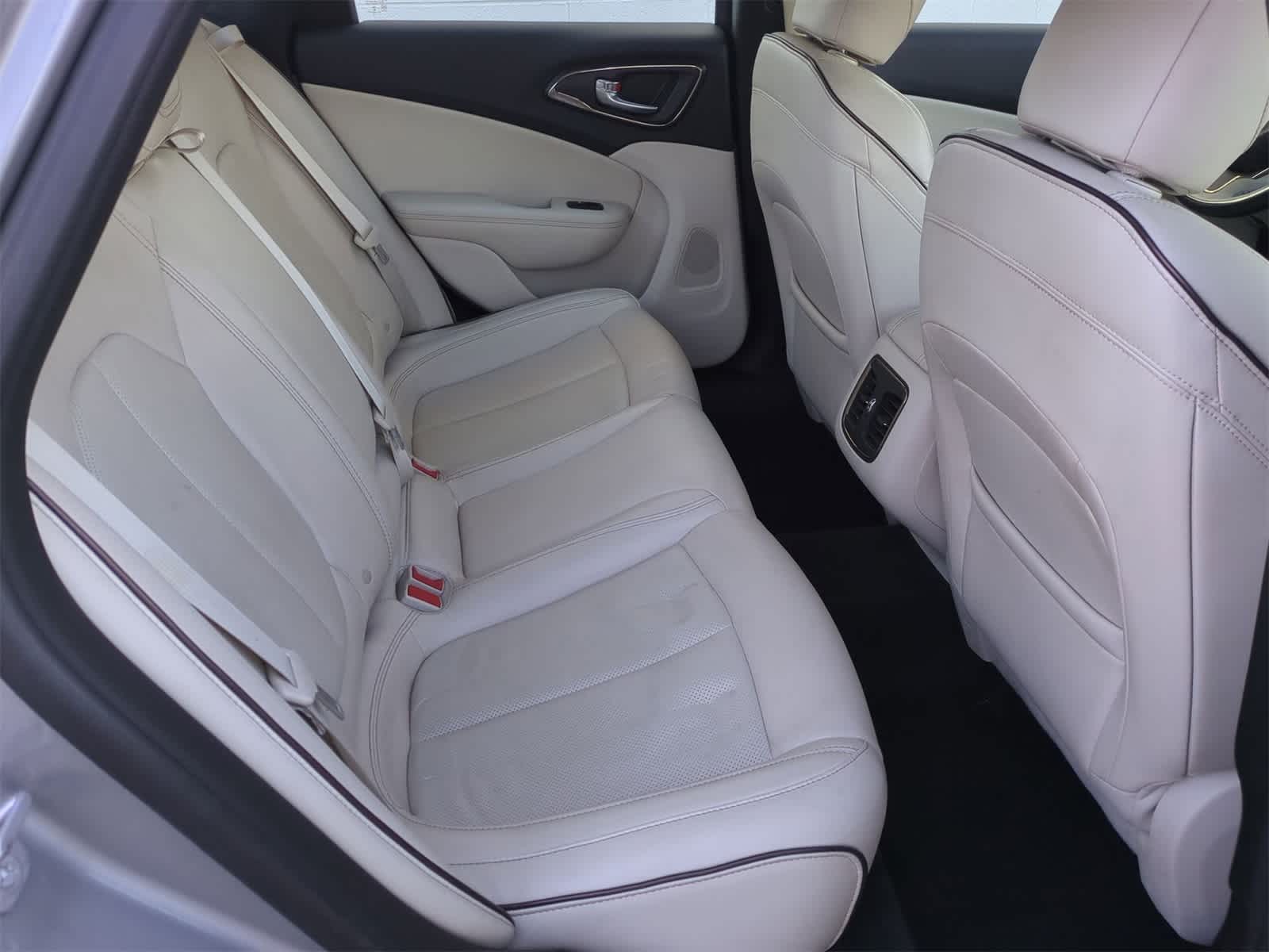 Thumbnail: 2015 Chrysler 200 - 20