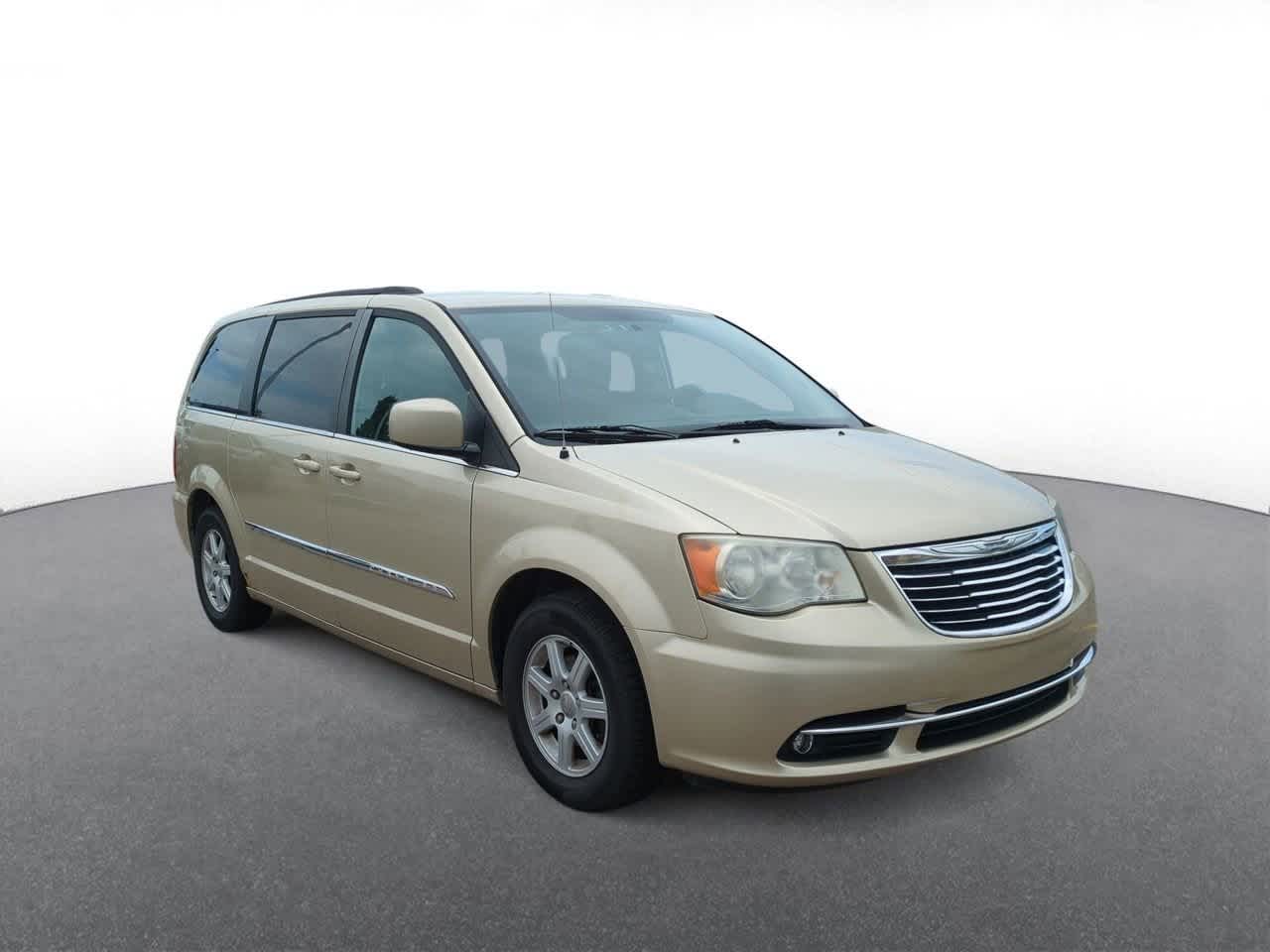Thumbnail: 2011 Chrysler Town & Country - 2