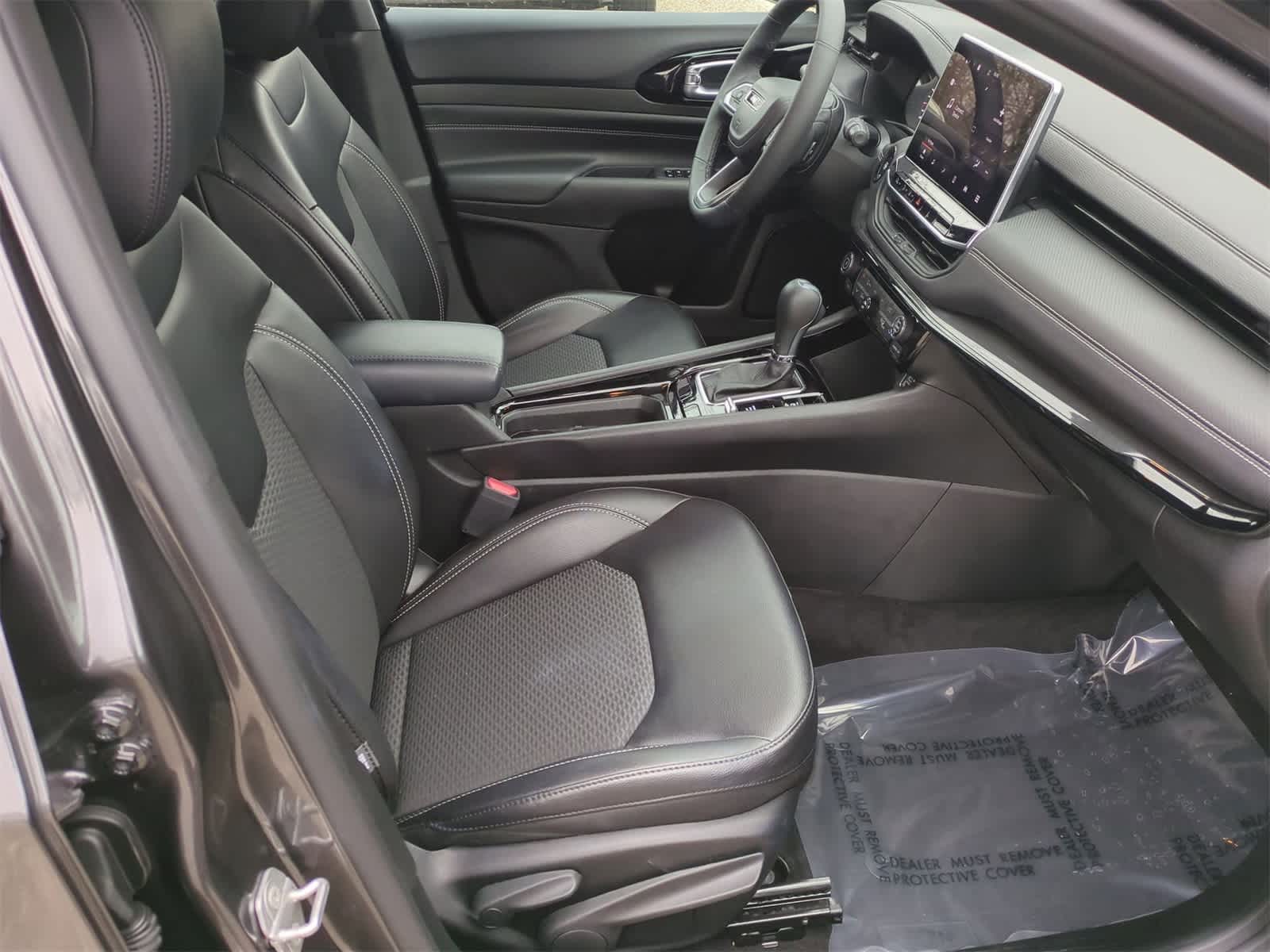 Thumbnail: 2023 Jeep Compass - 21