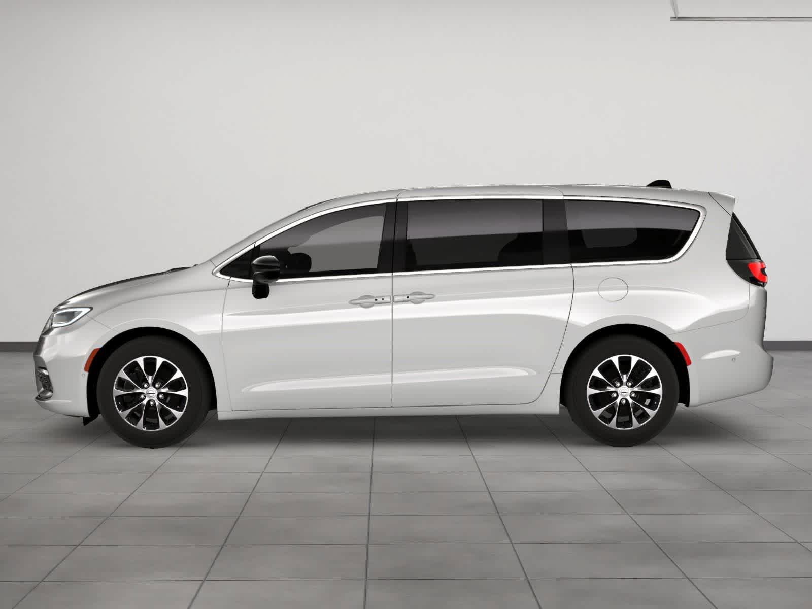 Thumbnail: 2026 Chrysler Pacifica - 3
