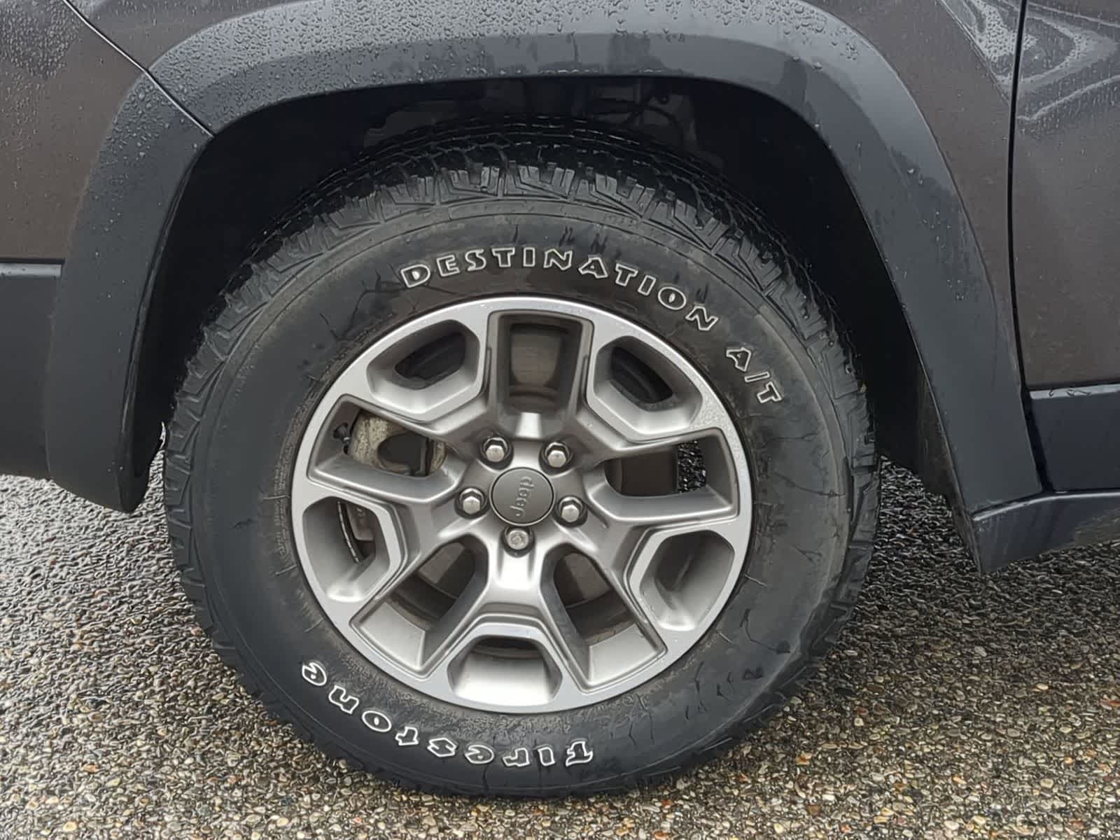 Thumbnail: 2022 Jeep Cherokee - 14