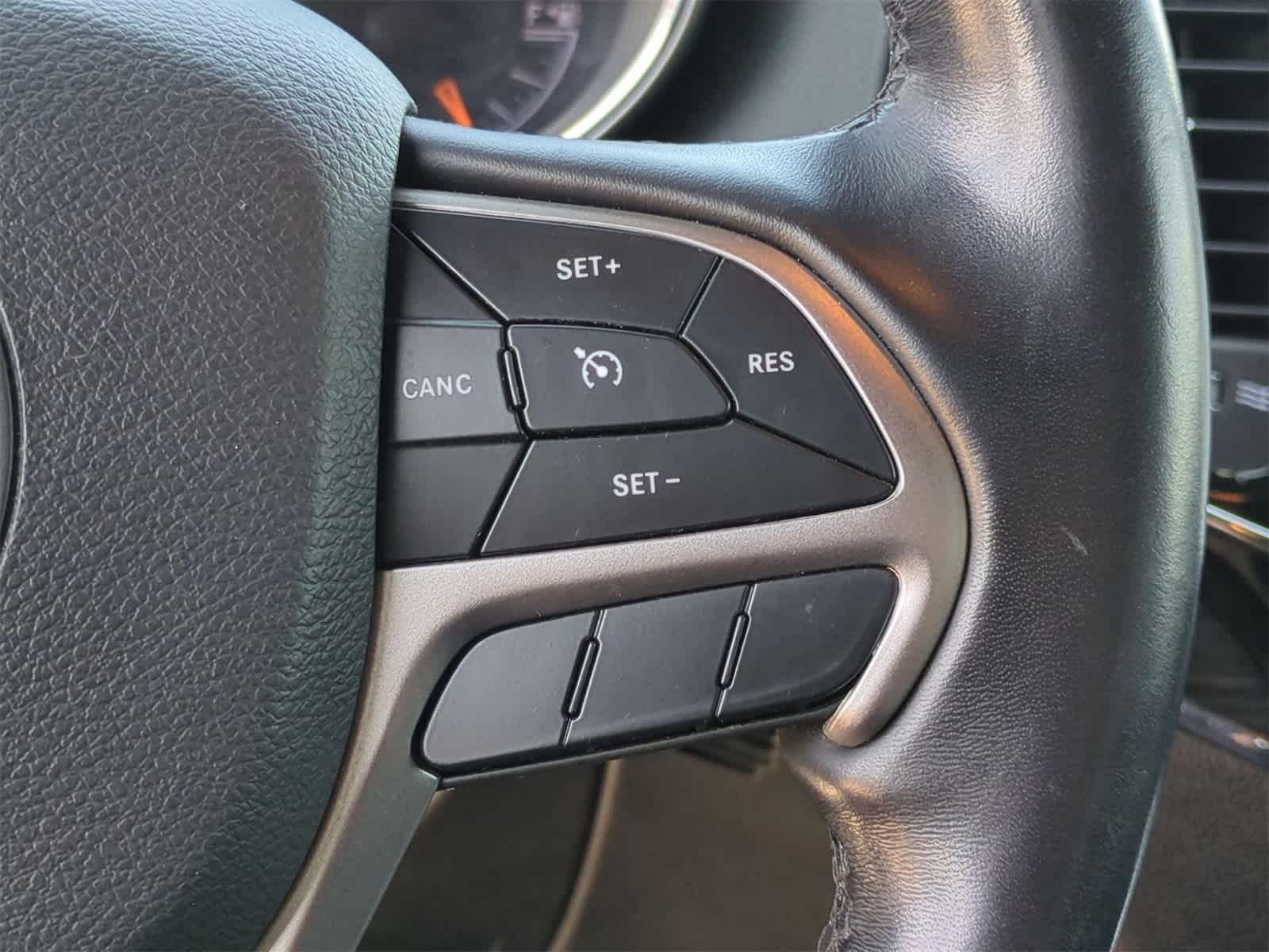 Thumbnail: 2020 Jeep Grand Cherokee - 23