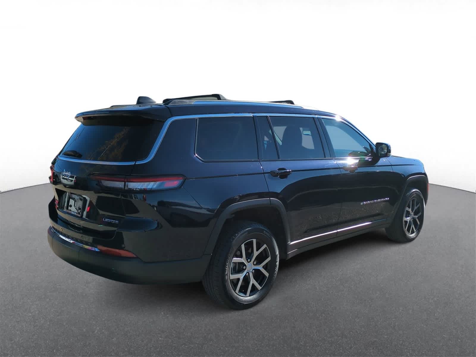 Thumbnail: 2023 Jeep Grand Cherokee L - 8